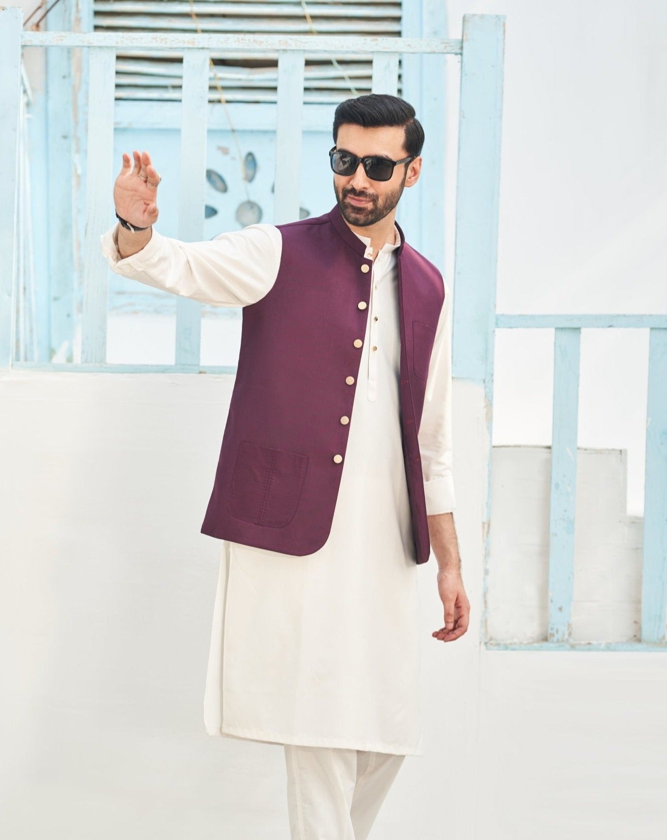 Off White Blended Waistcoat Kurta (3-Piece) - Image 1