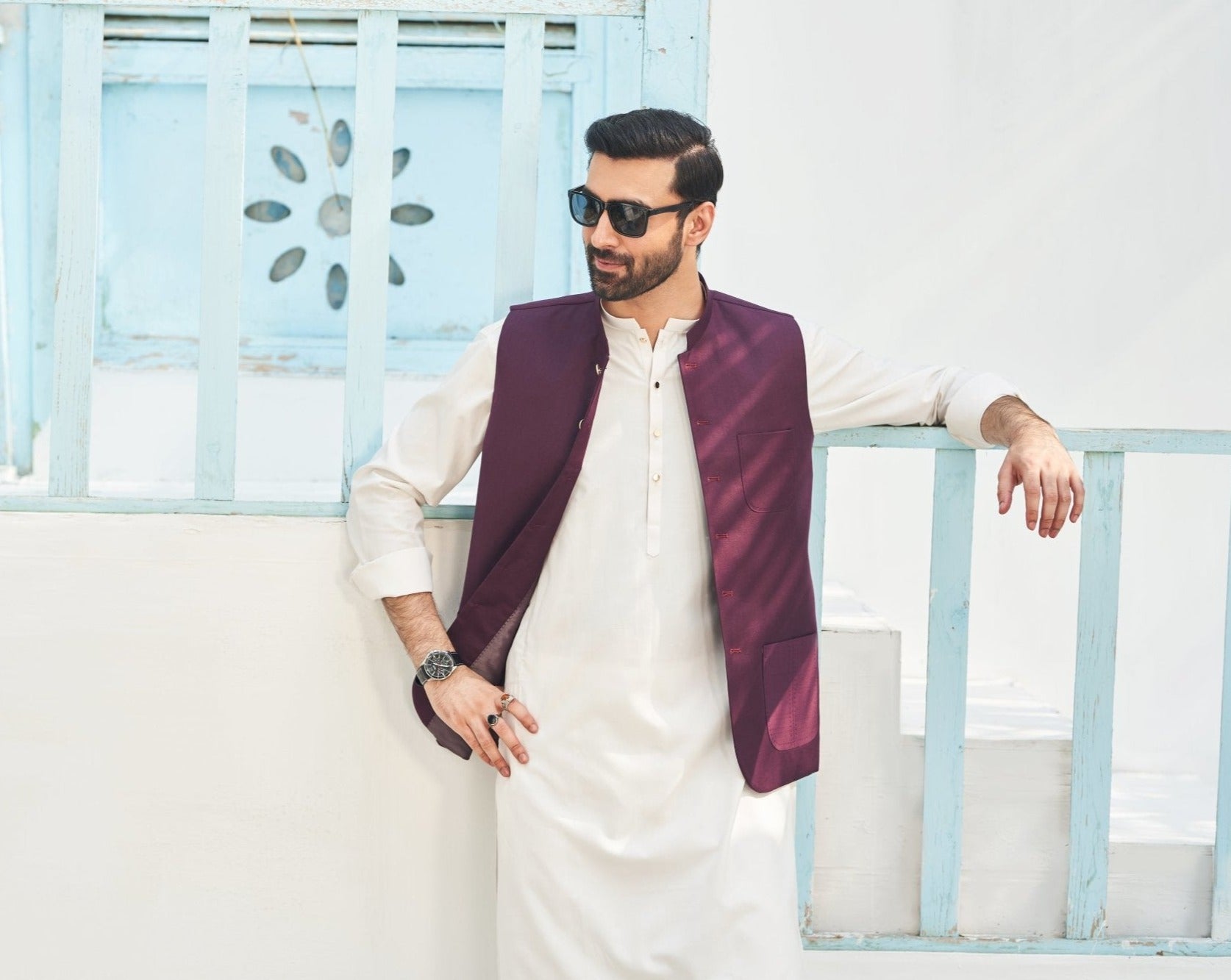 Off White Blended Waistcoat Kurta (3-Piece) - Image 3