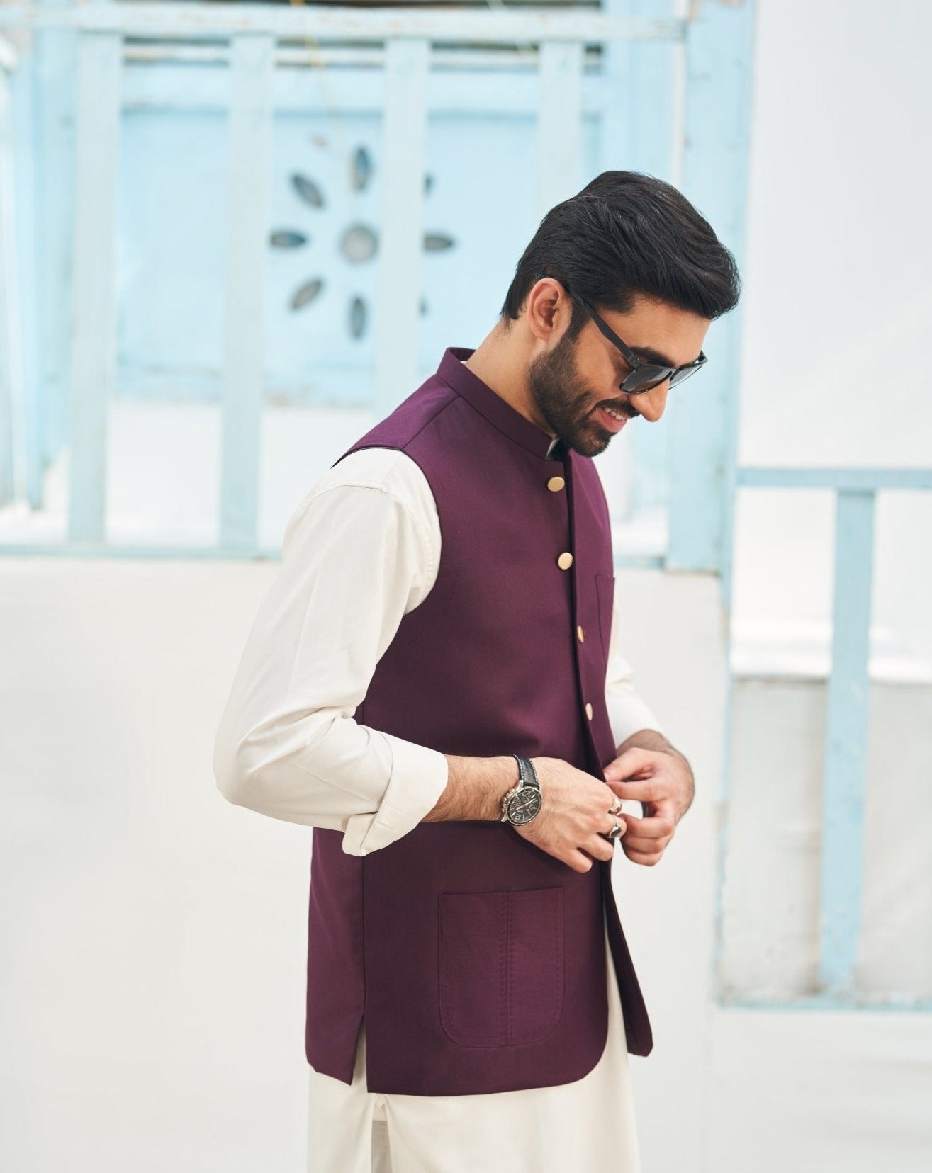Off White Blended Waistcoat Kurta (3-Piece) - Image 4