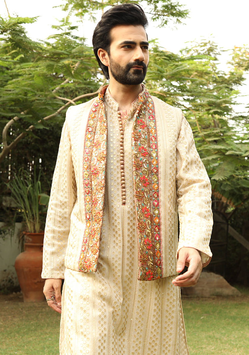 Ivory Embroidered Chiffon Waistcoat Kurta (3-Piece) - Image 4
