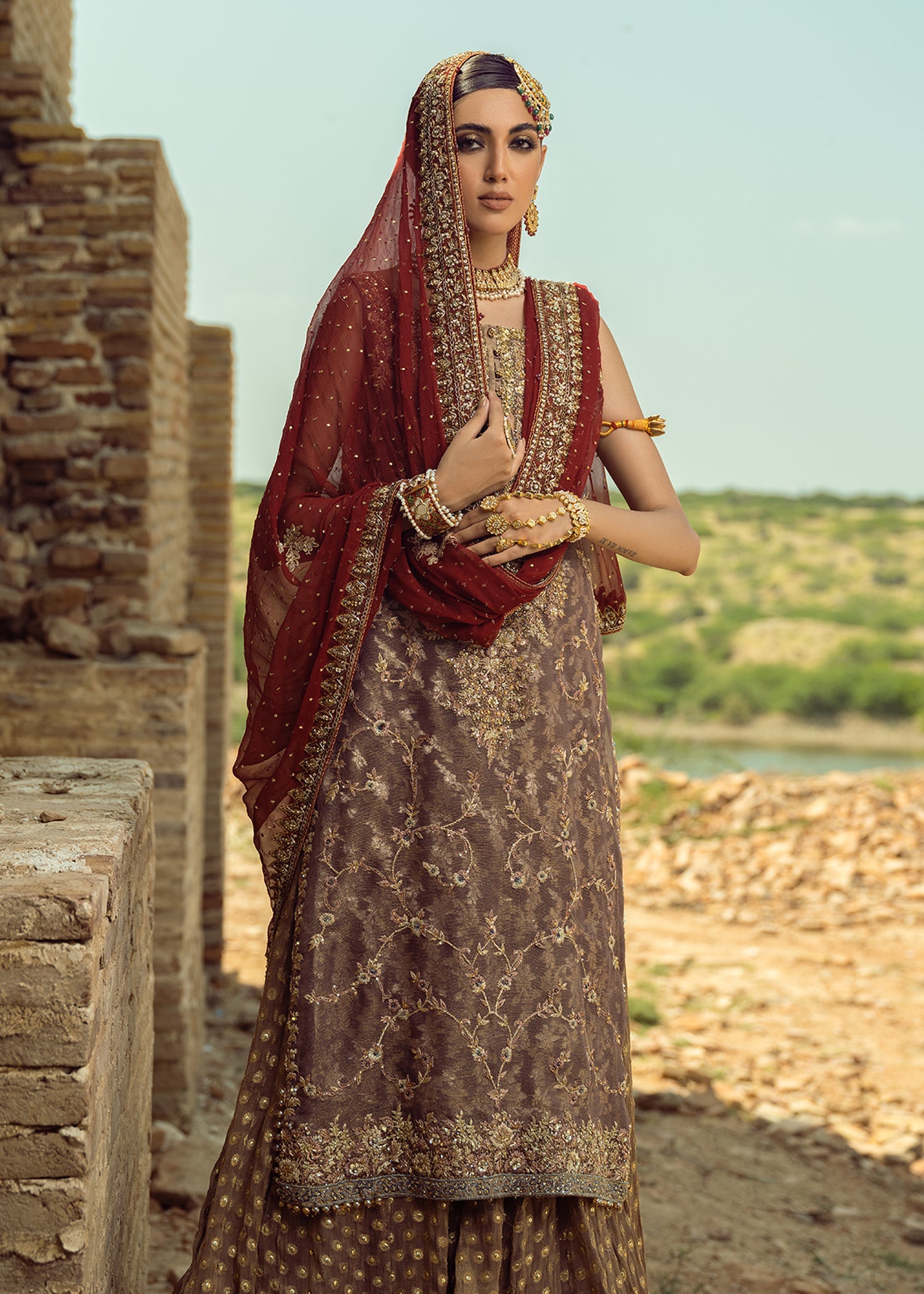 Pakistani Lavender Zardozi Lame Mesori Salwar Kameez (3-Piece) - Image 2