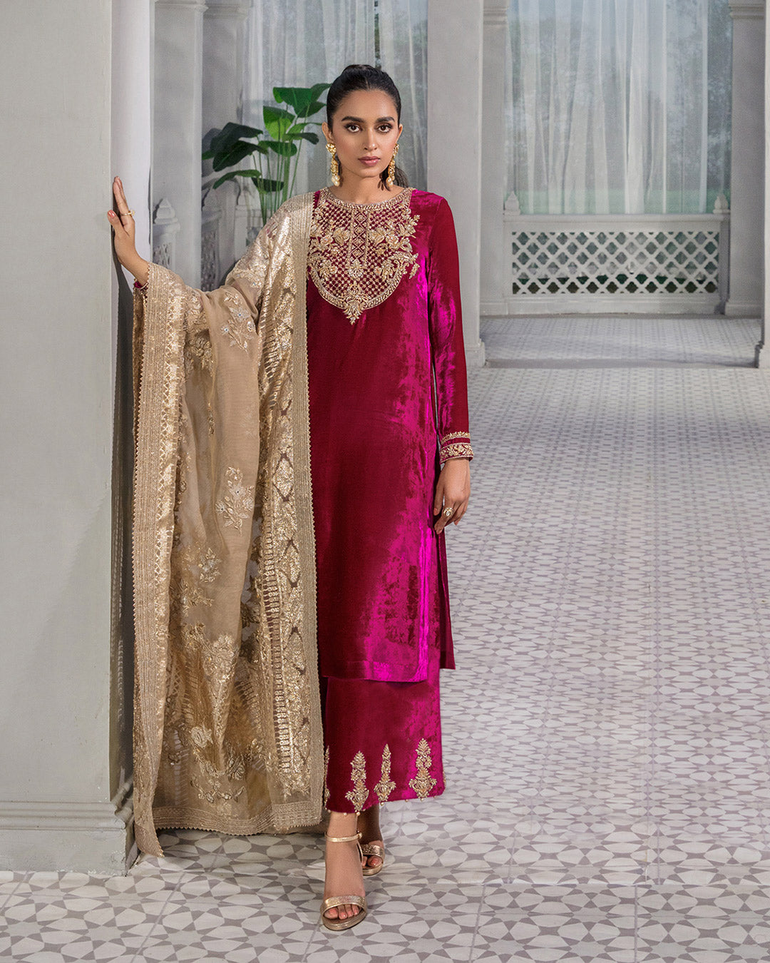 Pakistani Dark Magenta Embellished Velvet Salwar Kameez (3-Piece) - Image 1