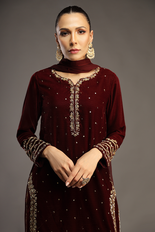 Maroon Embellished Velvet Kaftan Dress (3-Piece) - Image 5