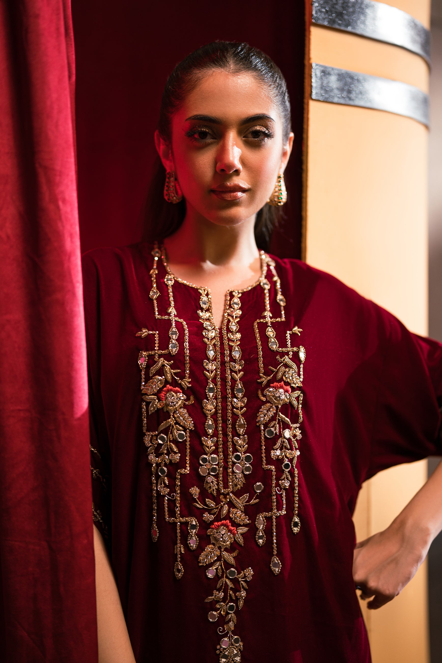 Maroon Zardozi Velvet Kaftan (1-Pc) - Image 4