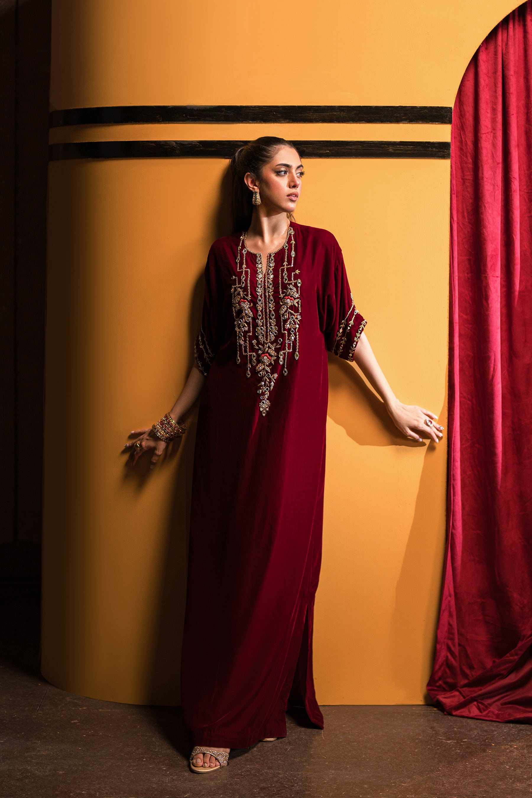 Maroon Zardozi Velvet Kaftan (1-Pc) - Image 7
