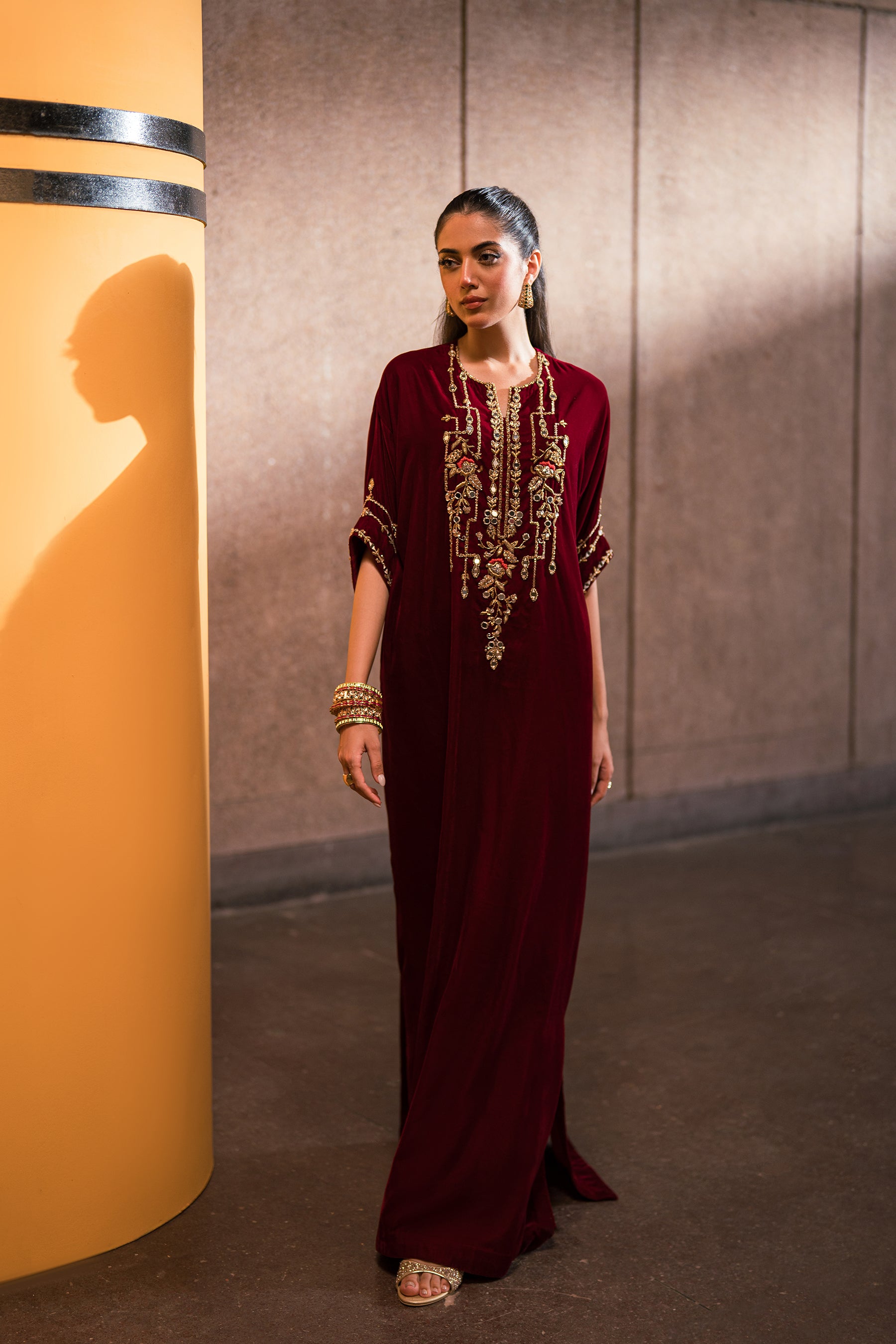 Maroon Mirror & Zardozi Velvet Kaftan (1-Pc) - Image 2