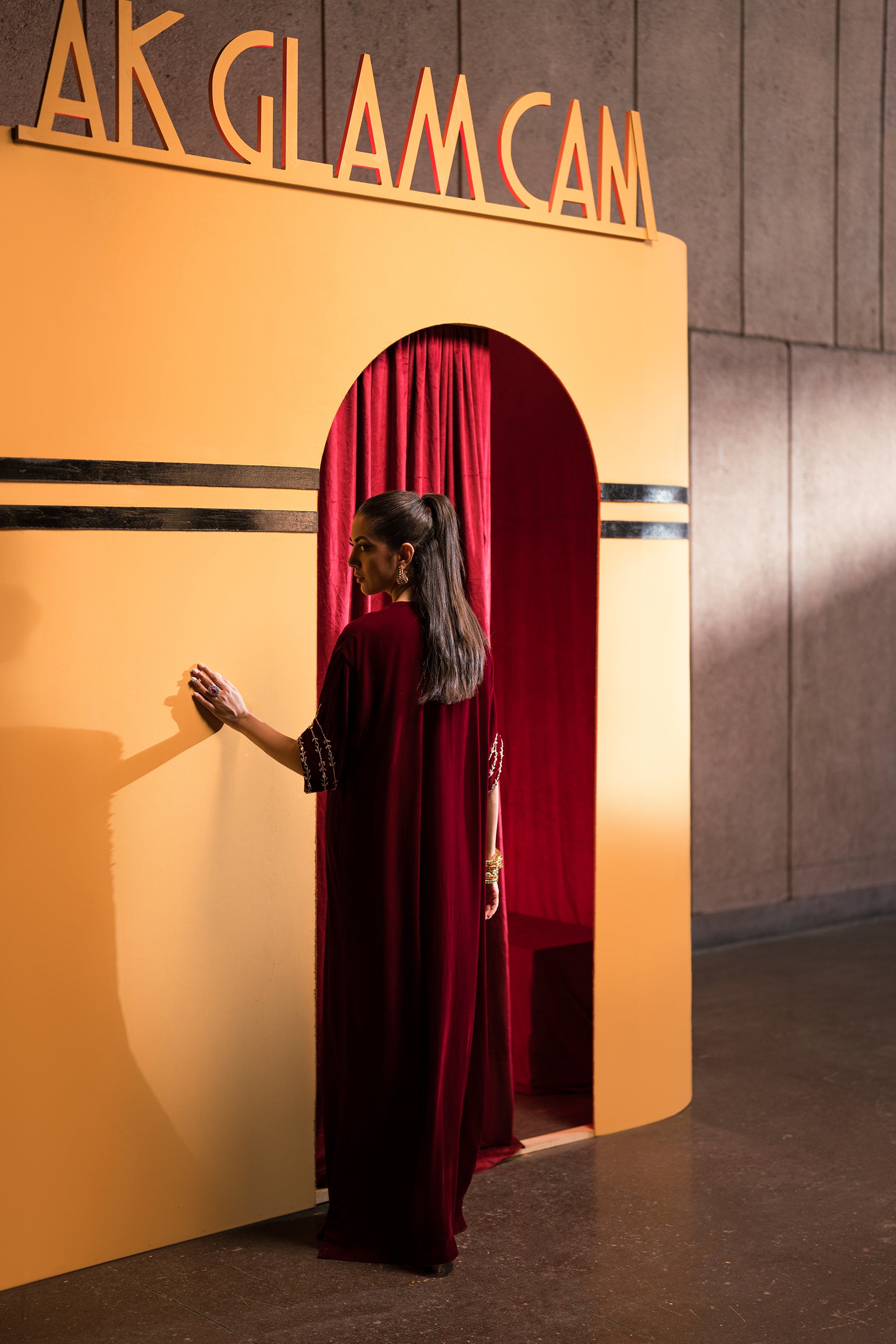 Maroon Mirror & Zardozi Velvet Kaftan (1-Pc) - Image 5