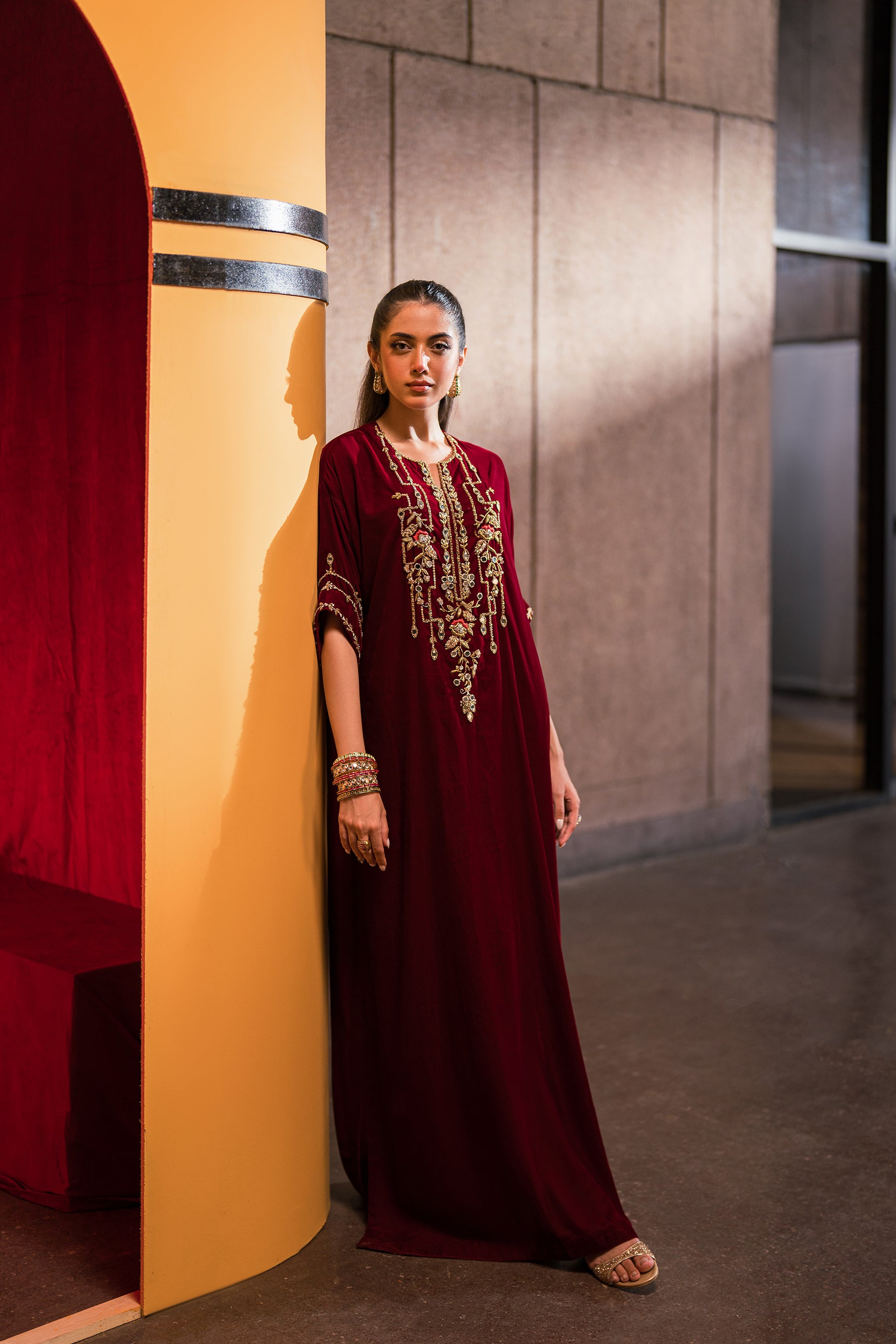 Pakistani Maroon Zardozi Velvet Kaftan (1-Pc) - Image 6