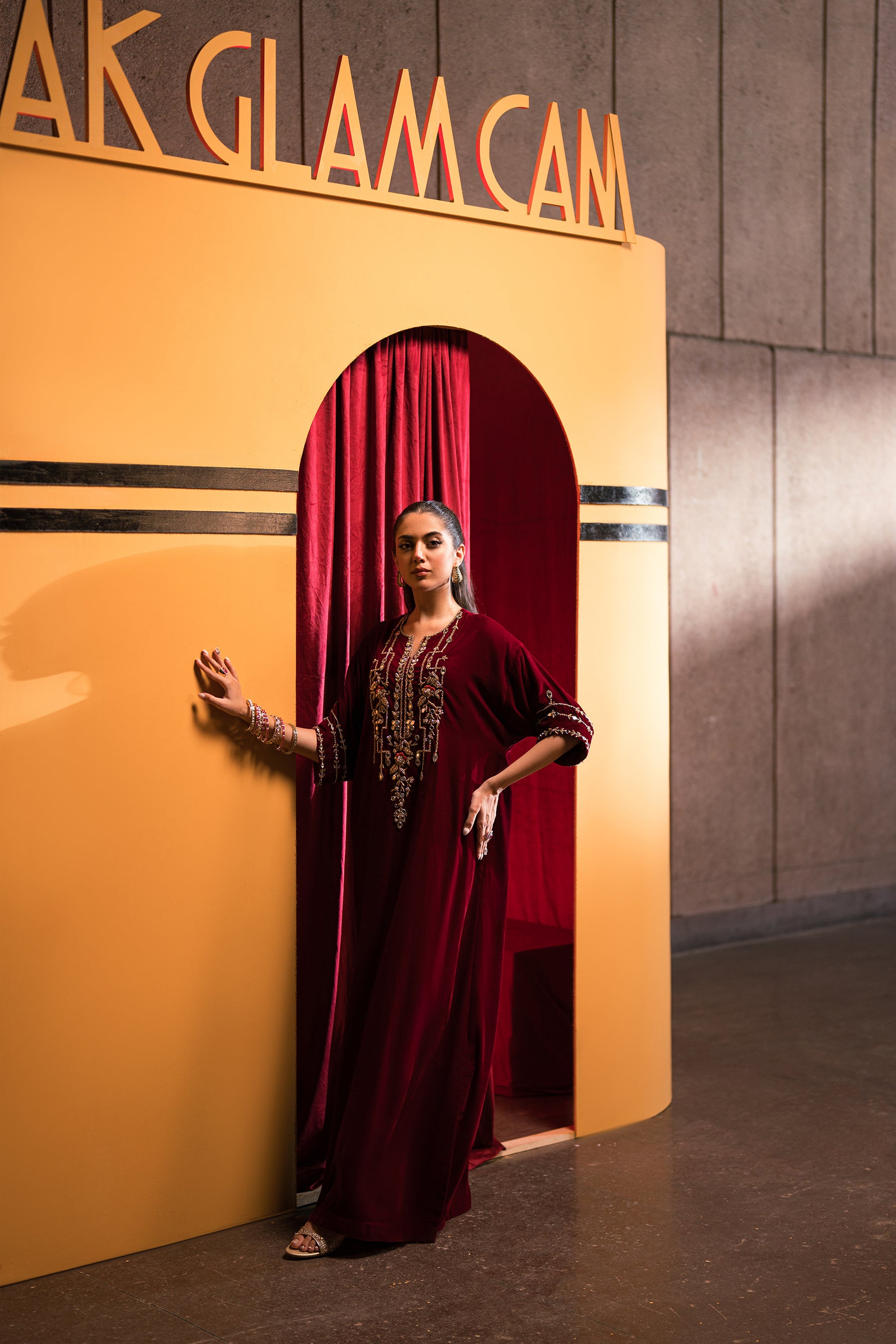 Pakistani Maroon Zardozi Velvet Kaftan (1-Pc) - Image 3