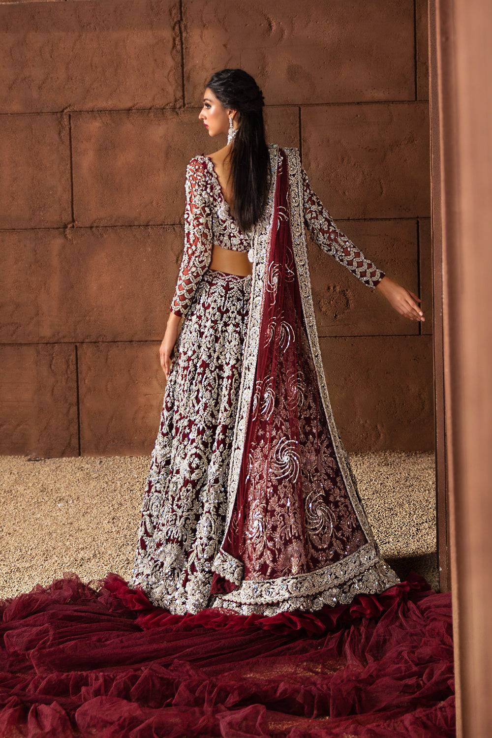 Pakistani Wine Embellished Net Lehenga Choli (3-Piece) - Image 4