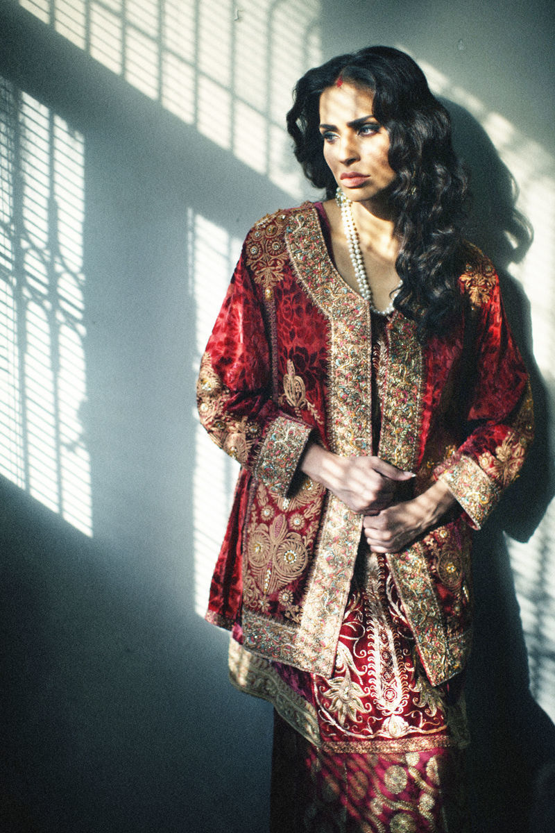 Maroon Embroidered Double Palachi & Brocade Lehenga (3-Piece) - Image 4