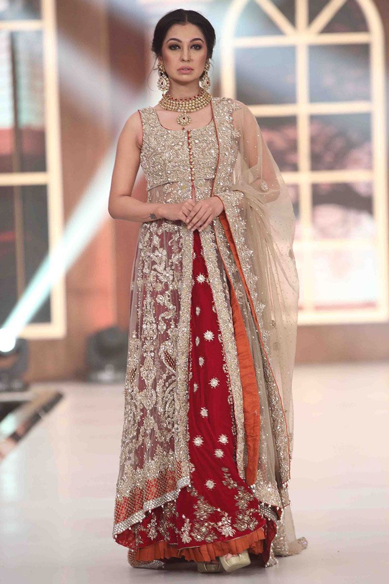 Pakistani Maroon Embellished Velvet Lehenga (3-Piece) - Image 1