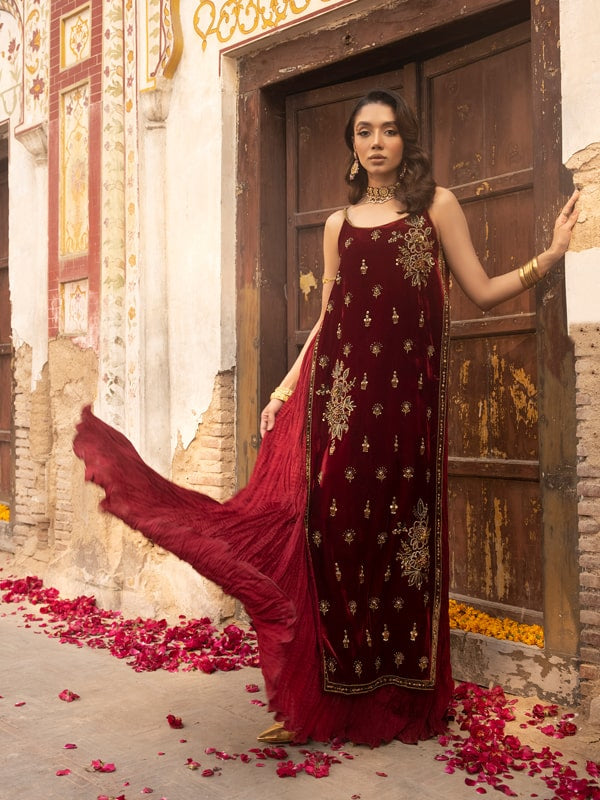Pakistani Mehroon Embellished Velvet Maxi Dress (3-Piece) - Image 1
