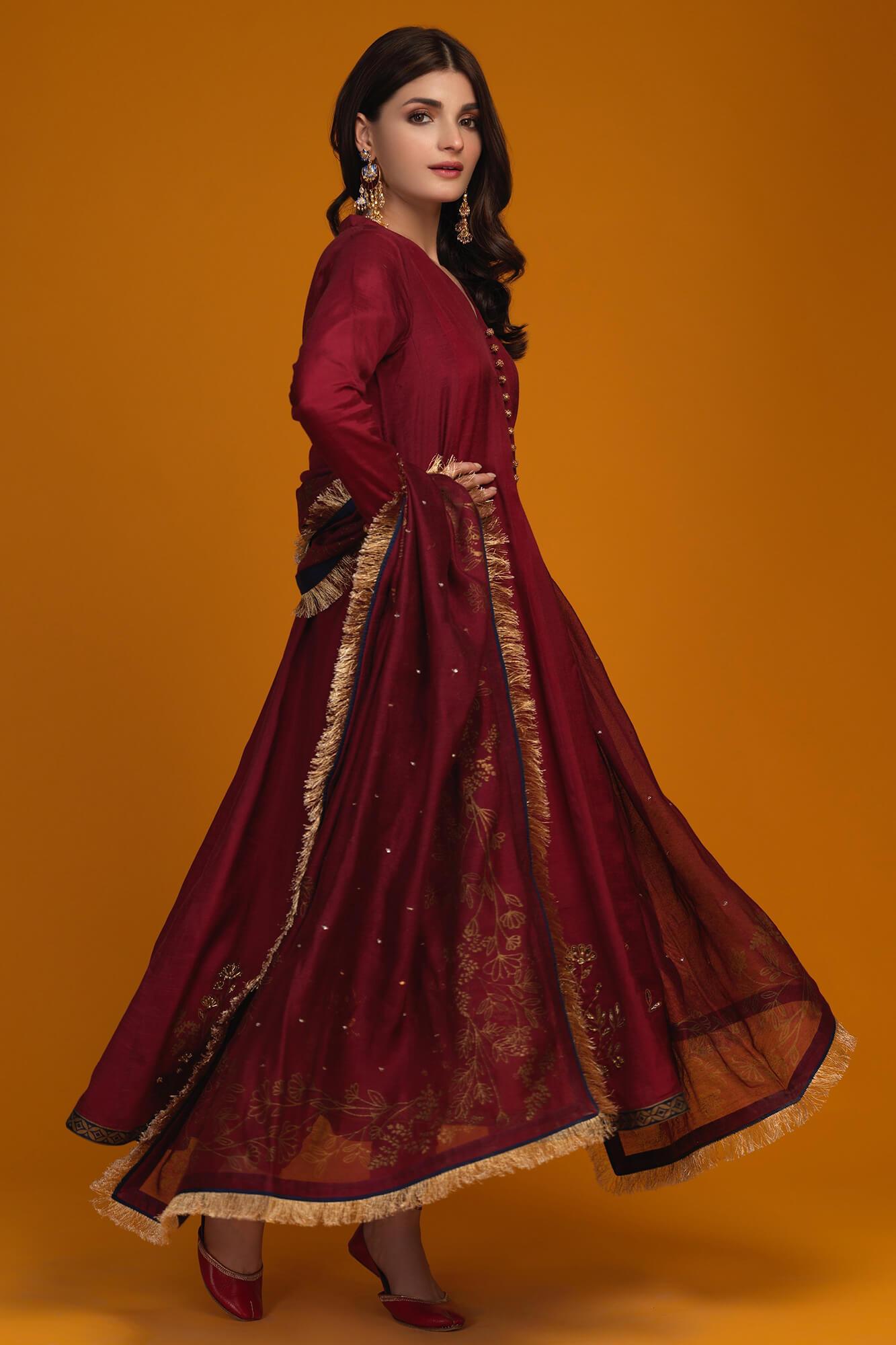 Pakistani Maroon Embellished Raw Silk Pishwas Dress (3-Piece) - Image 4