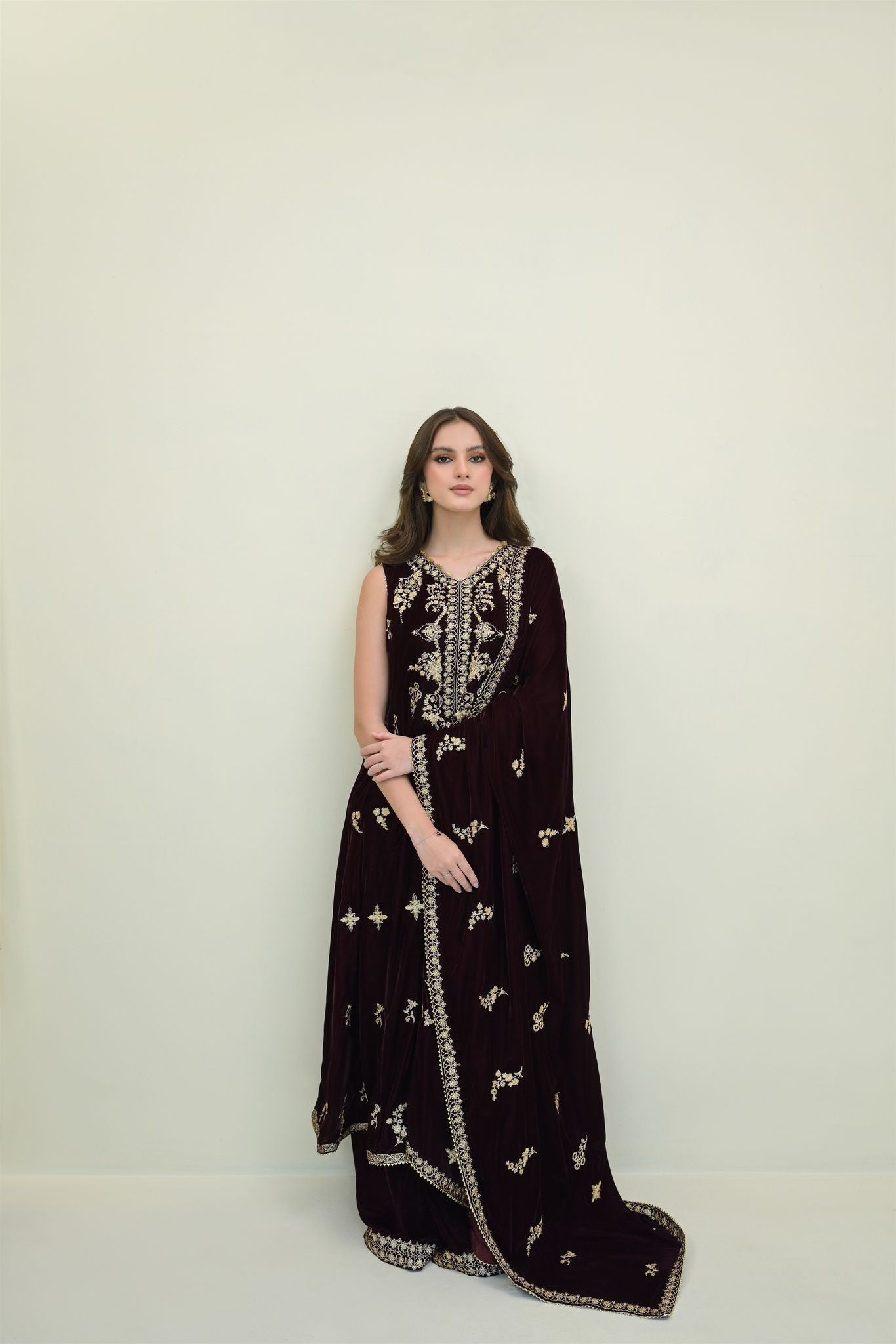 Maroon Zari Embroidered Velvet Pishwas (3-Piece) - Image 2
