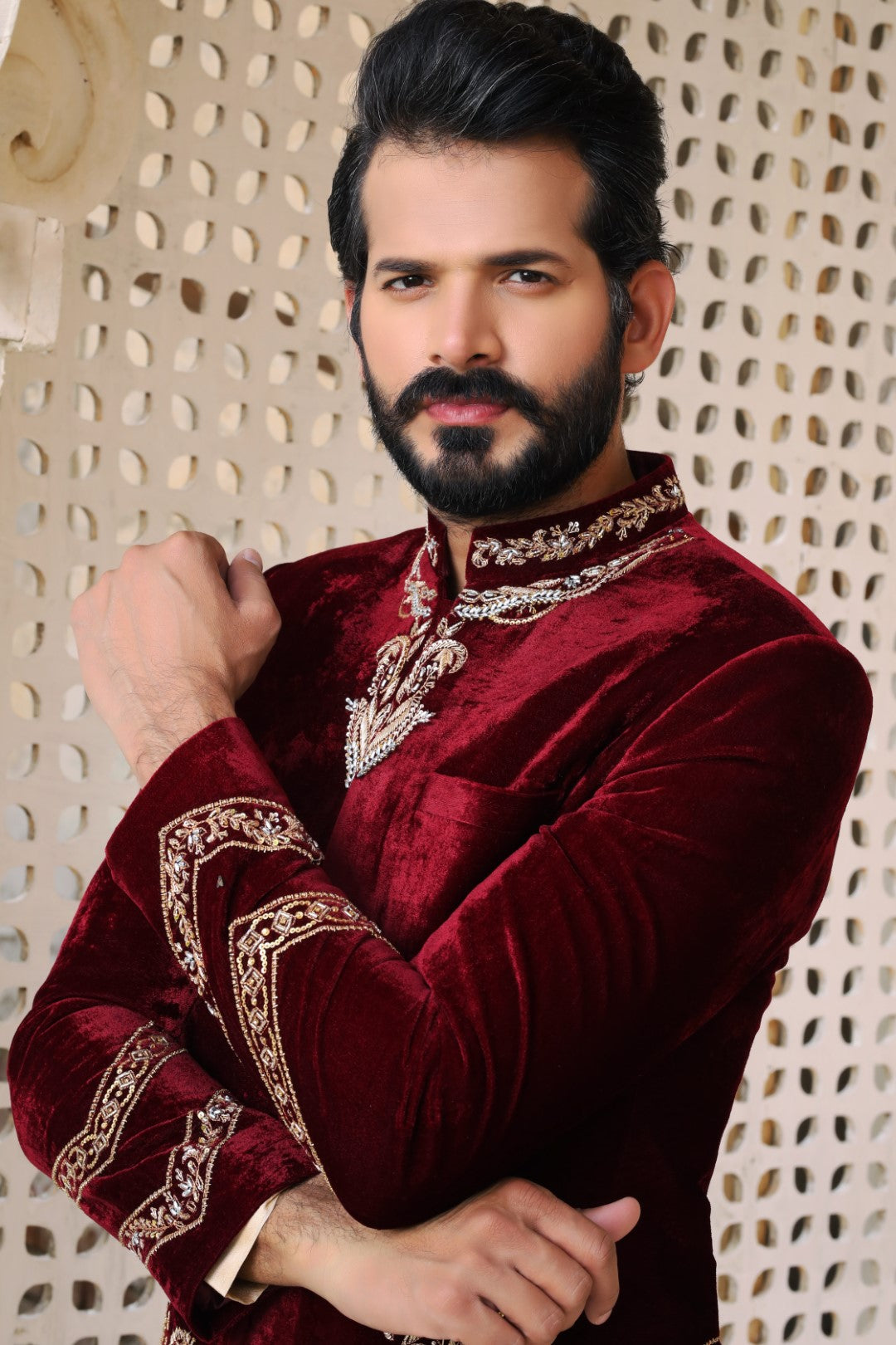 Mehroon Ada Work Velvet Prince Coat (2-Piece) - Image 4