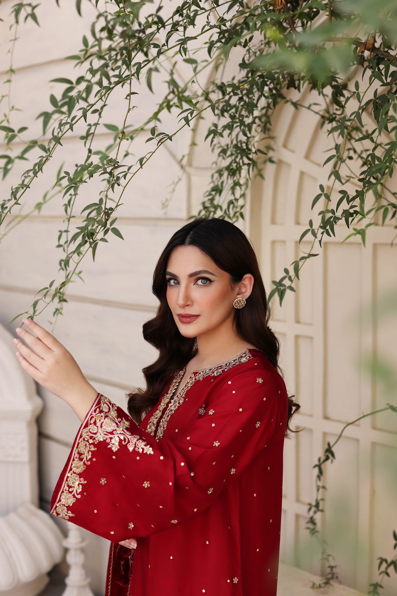 Pakistani Maroon Zardozi Raw Silk Salwar Kameez (3-Piece) - Image 3