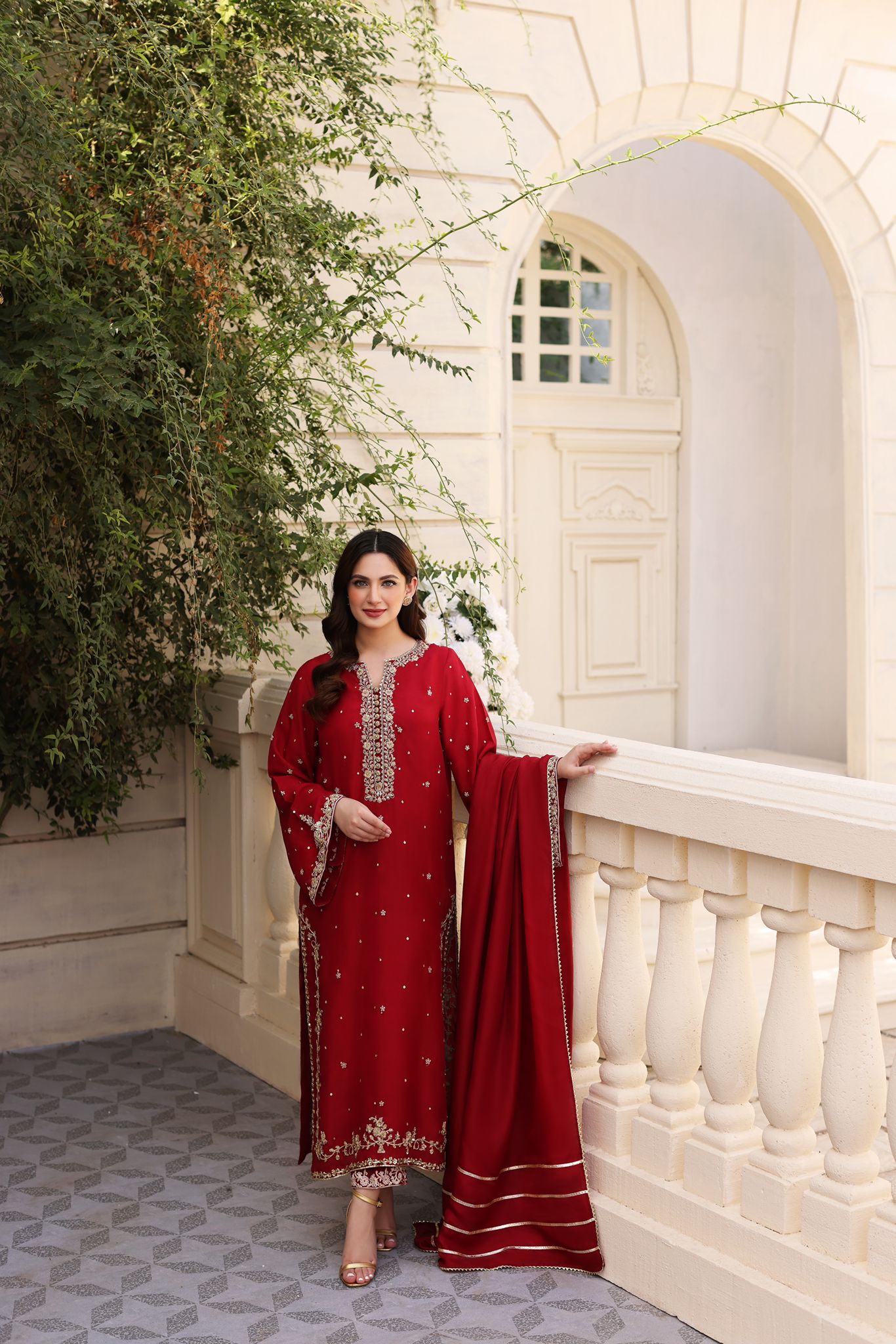 Pakistani Maroon Zardozi Raw Silk Salwar Kameez (3-Piece) - Image 5