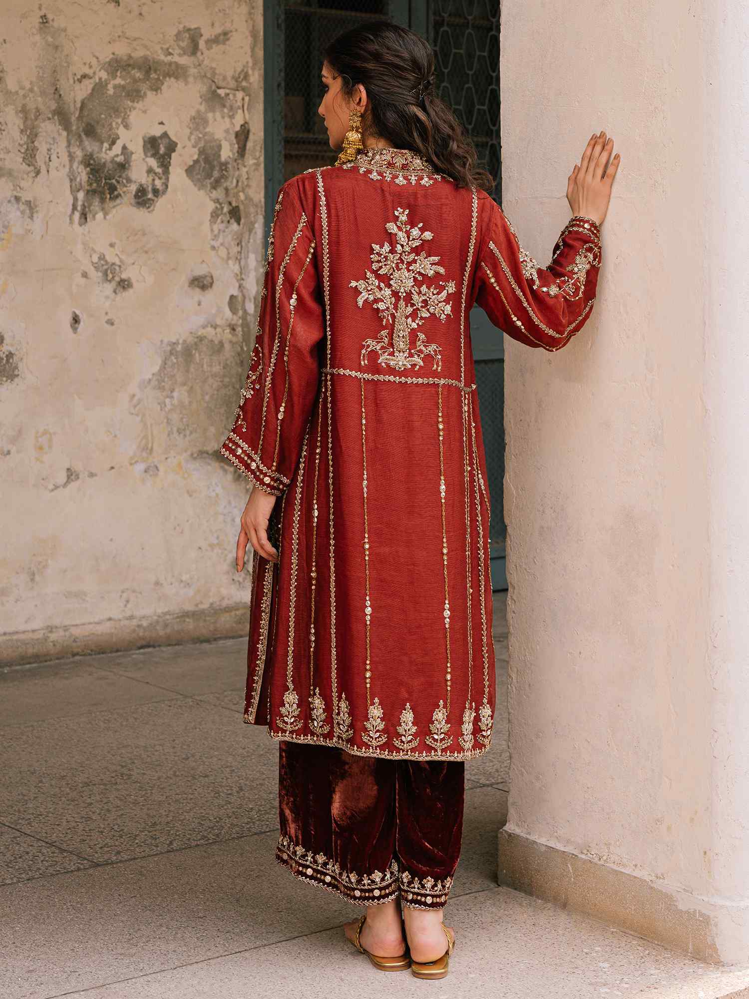 Pakistani Amber Zardozi Spun Net Kameez with Velvet Izaar (2-Piece) - Image 4