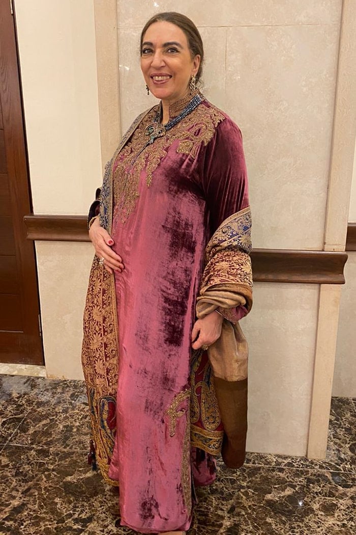 Pakistani Burgundy Hand-Embellished Velvet Salwar Kameez (3-Piece) - Image 1