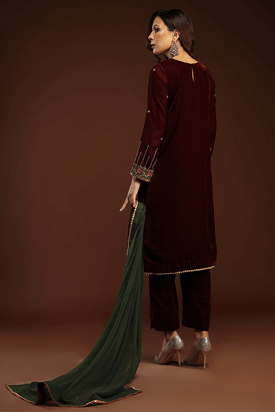 Pakistani Maroon Hand-Embroidered Velvet Salwar Kameez (3-Piece) - Image 3