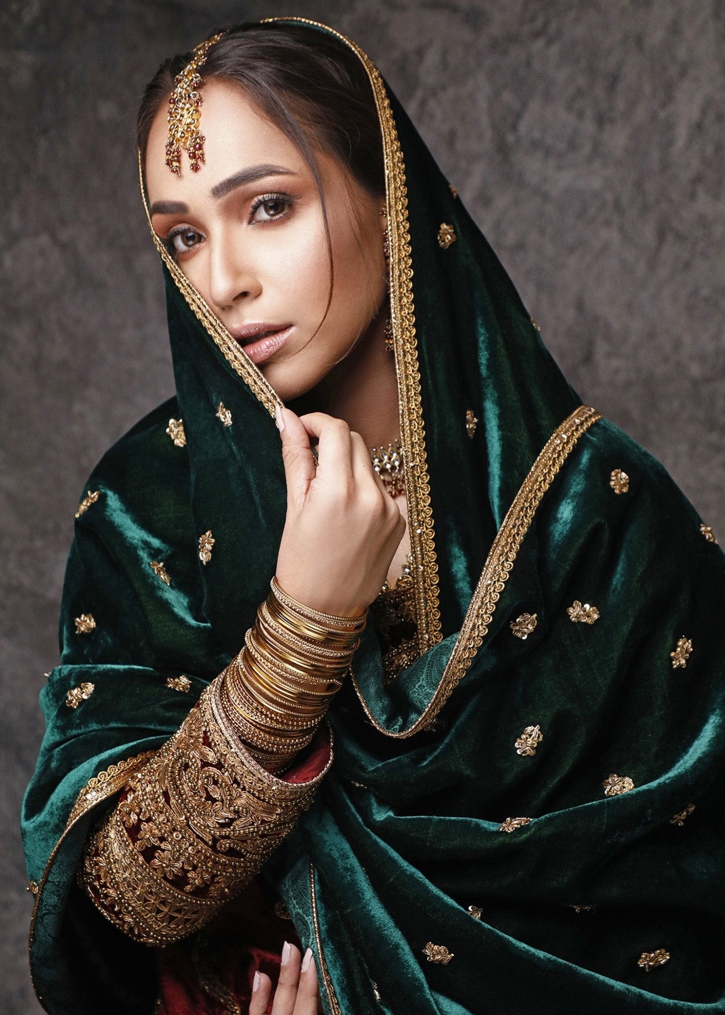 Maroon Gold Marori Velvet Salwar Kameez (3-Piece) - Image 3