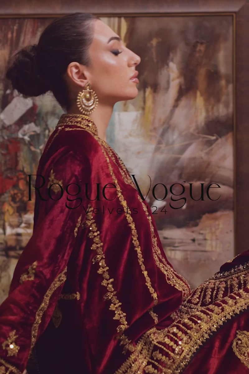 Pakistani Maroon Maroori Zardozi Velvet Kurta Set (3-Piece) - Image 10