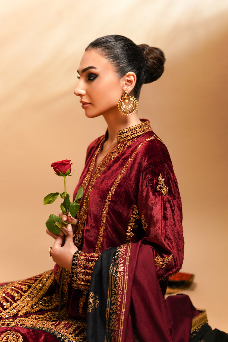 Pakistani Maroon Maroori Zardozi Velvet Kurta Set (3-Piece) - Image 8