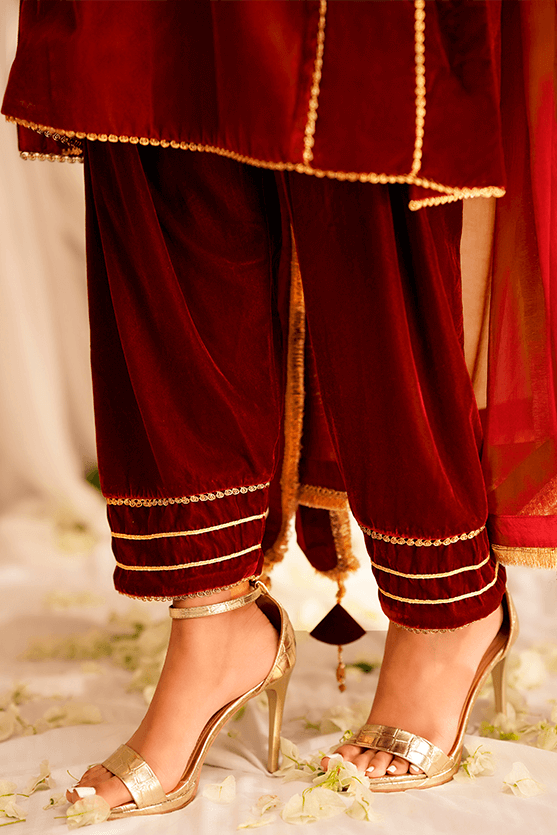 Pakistani Maroon Zardozi Velvet Salwar Kameez (3-Piece) - Image 6