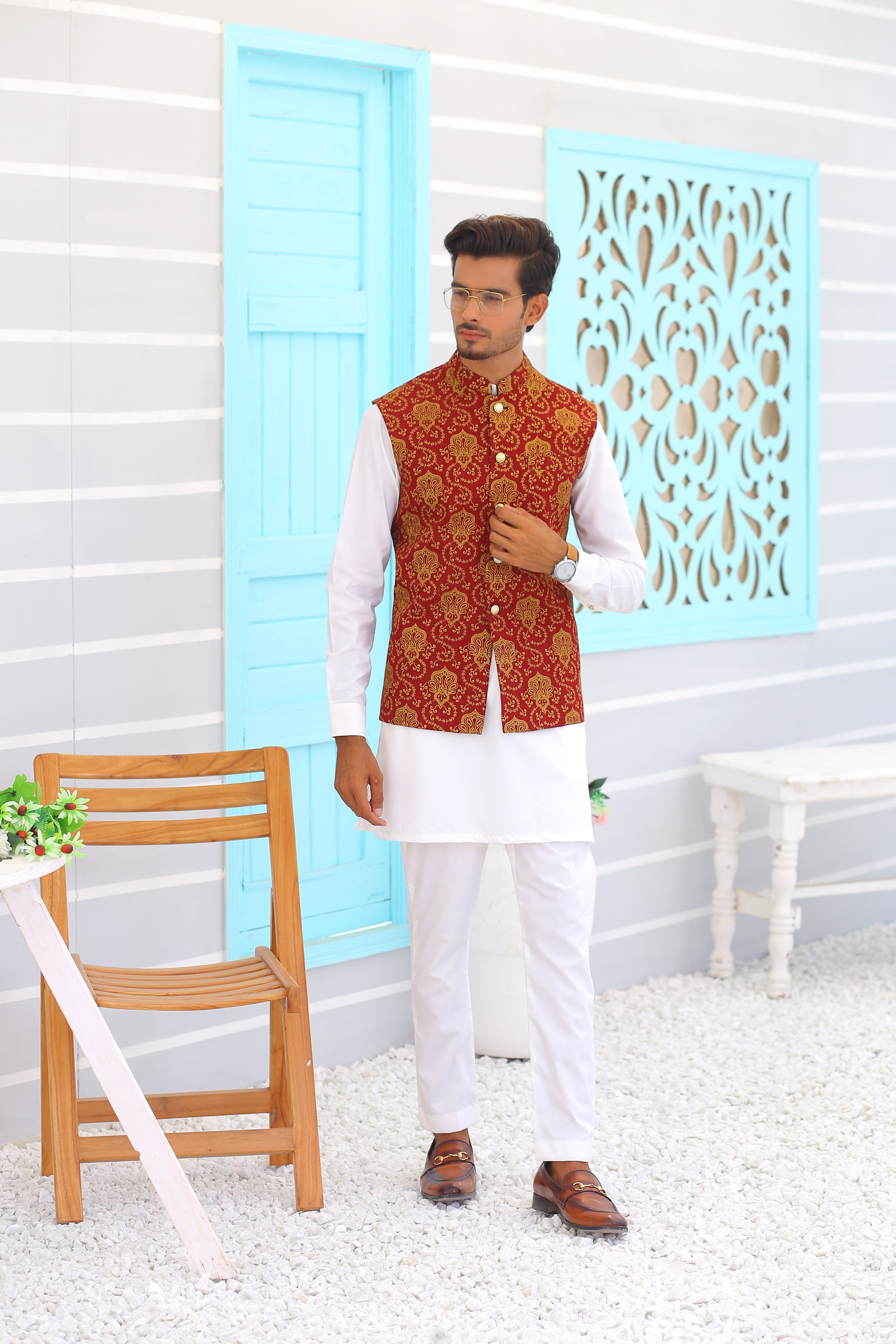 Maroon Gold Brocade Waistcoat Kurta Set (3-Piece) - Image 2