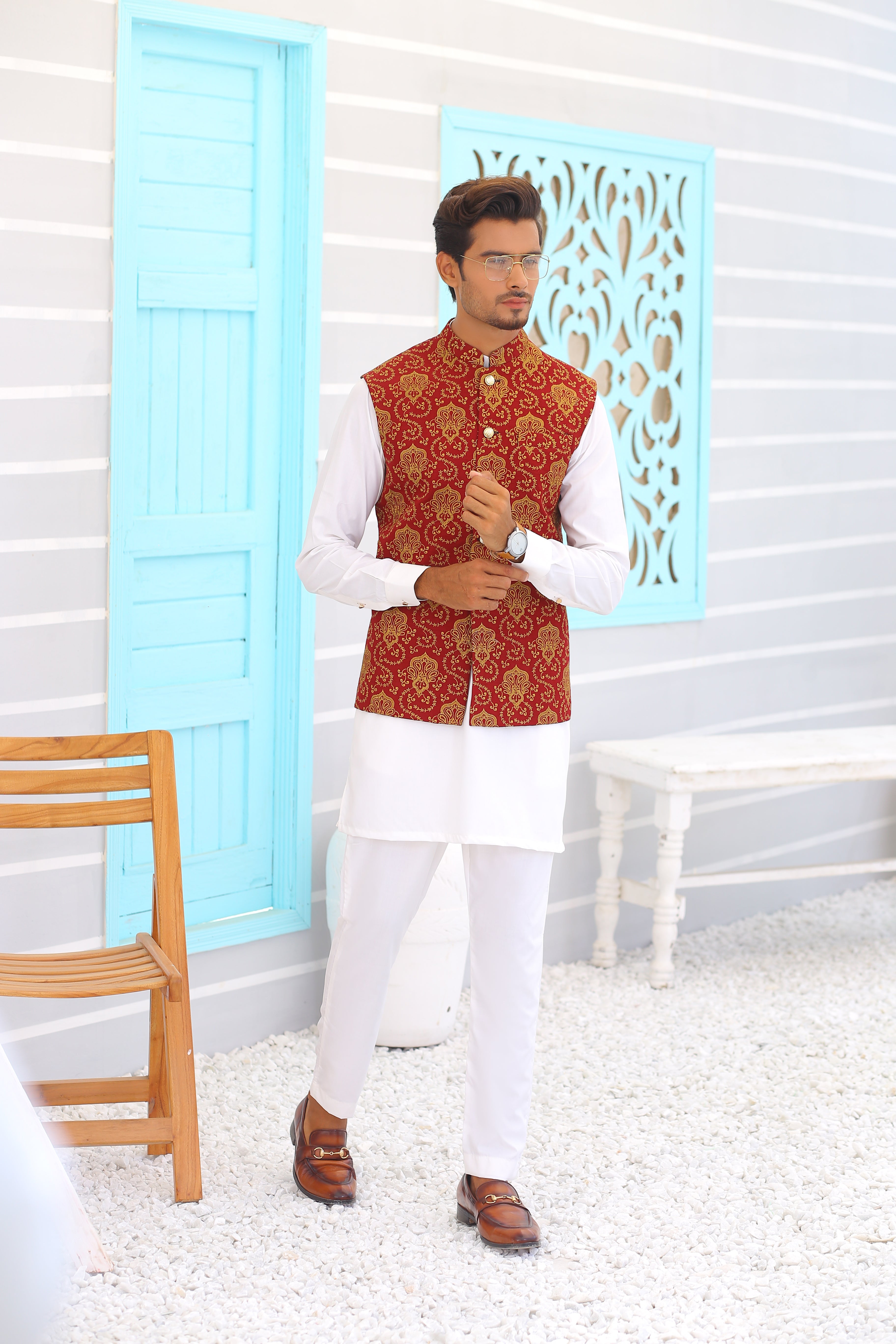Maroon Gold Brocade Waistcoat Kurta Set (3-Piece) - Image 3