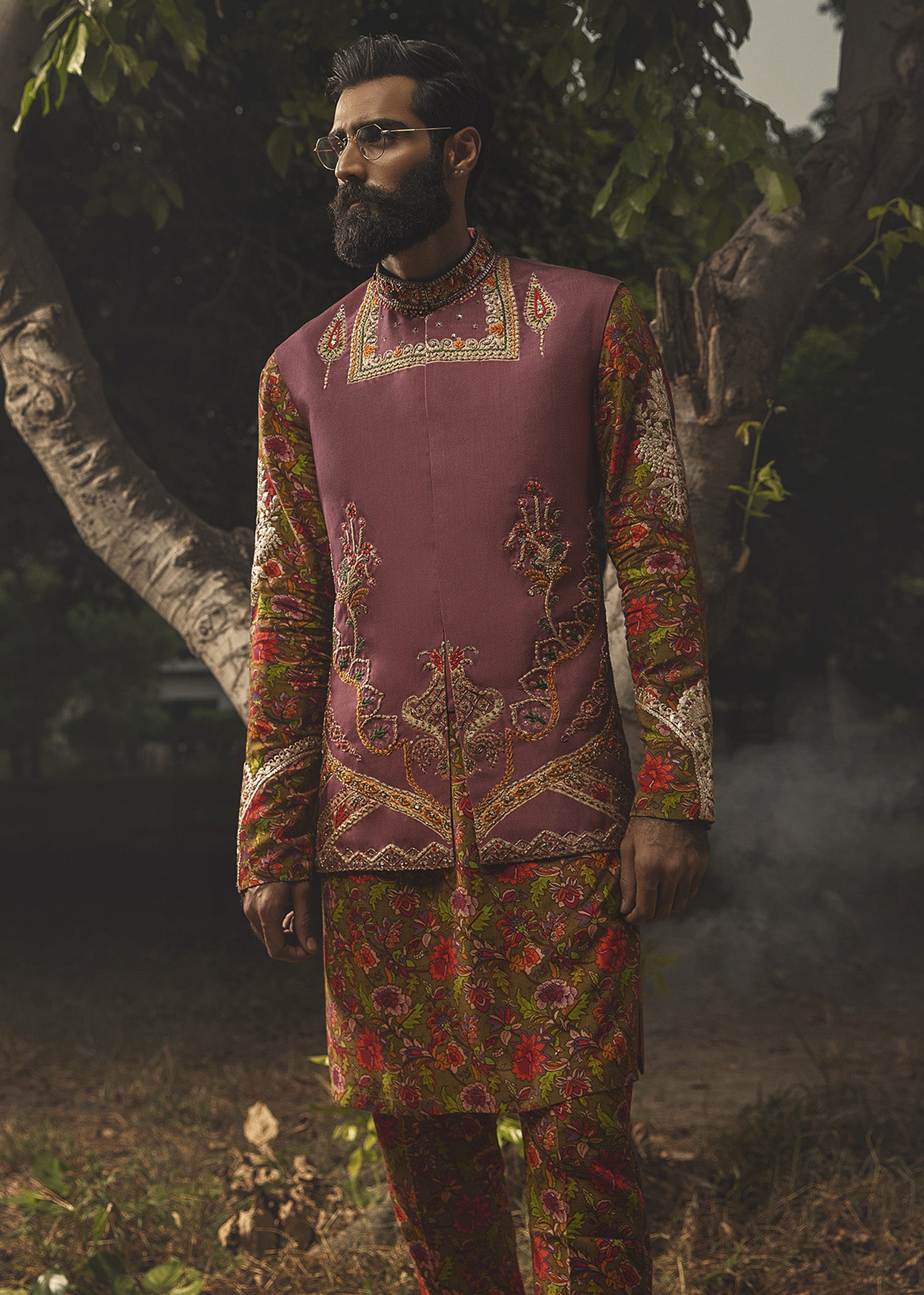 Dull Crimson Zardozi Cotton Waistcoat Kurta Set (3-Piece) - Image 6