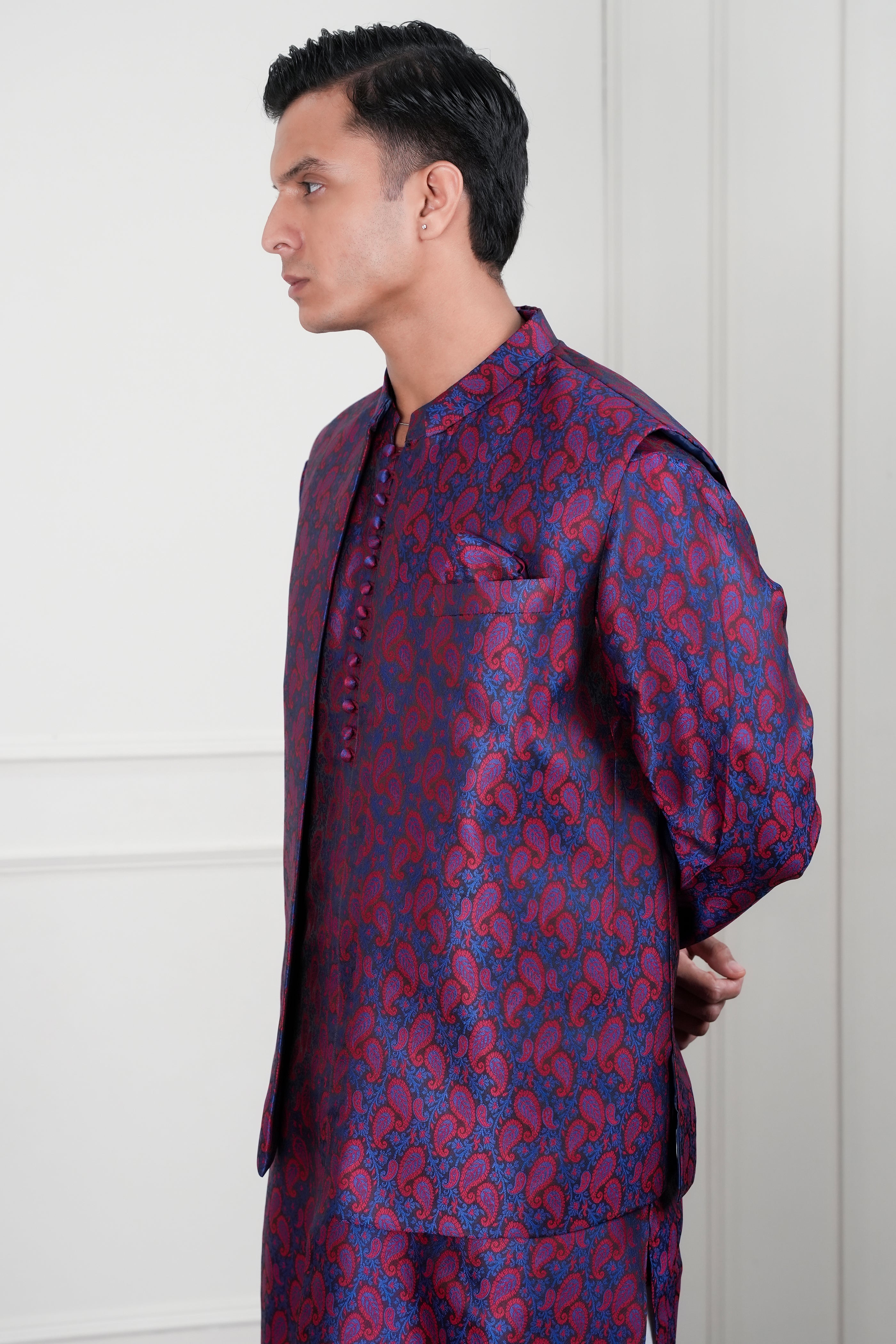 Maroon & Blue Jamawar Waistcoat Kurta (3-Piece) - Image 4