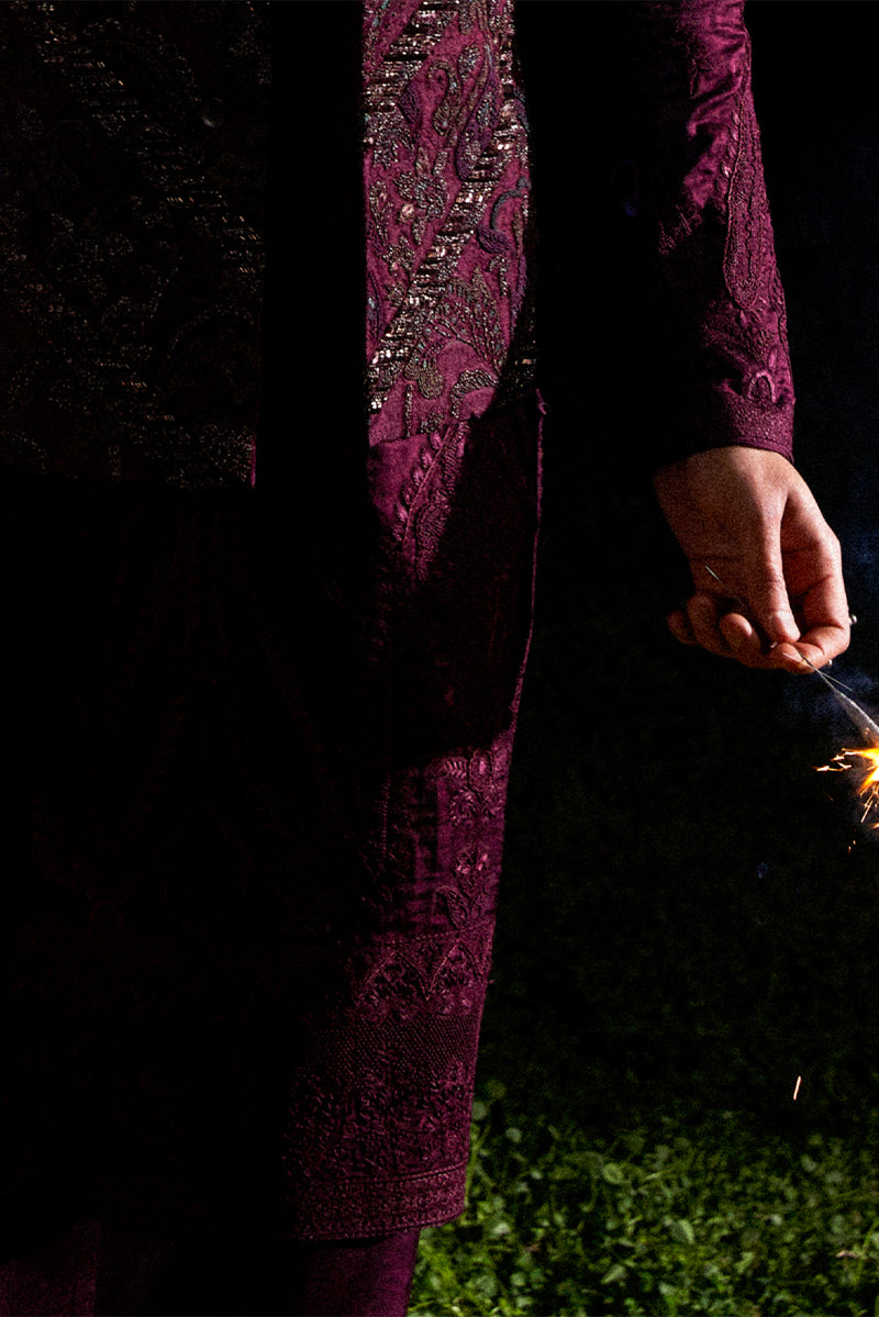 Burgundy Cutdana Embroidered Silk-Blend Waistcoat Kurta (3-Piece) - Image 4