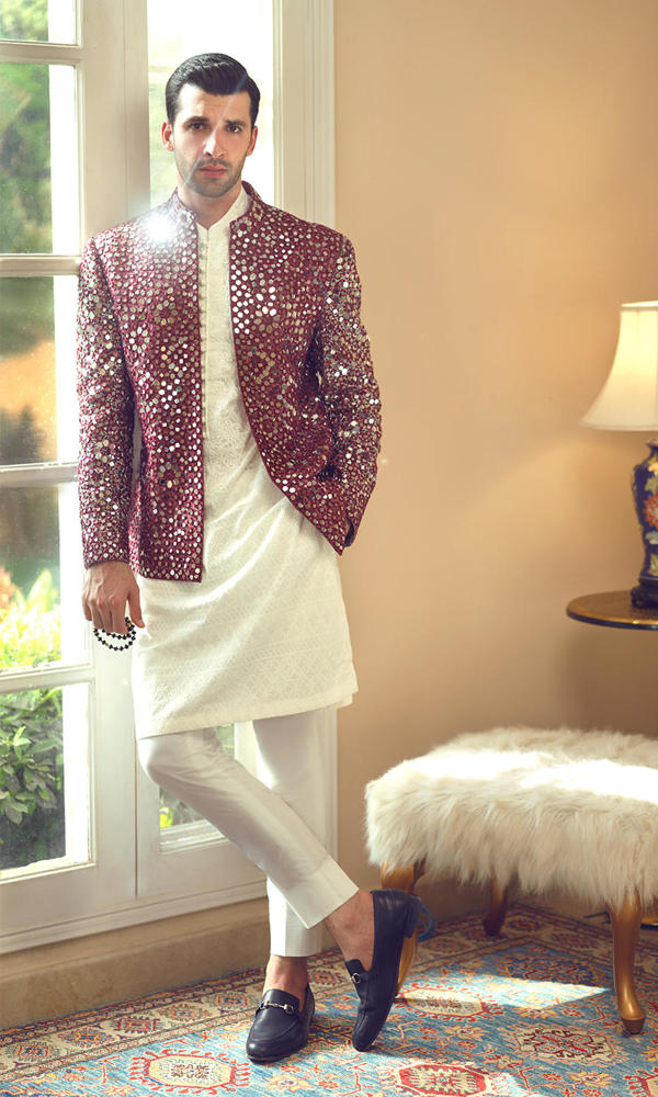 Maroon Ajrak Mirrorwork Silk-Blend Waistcoat Kurta (3-Piece) - Image 4