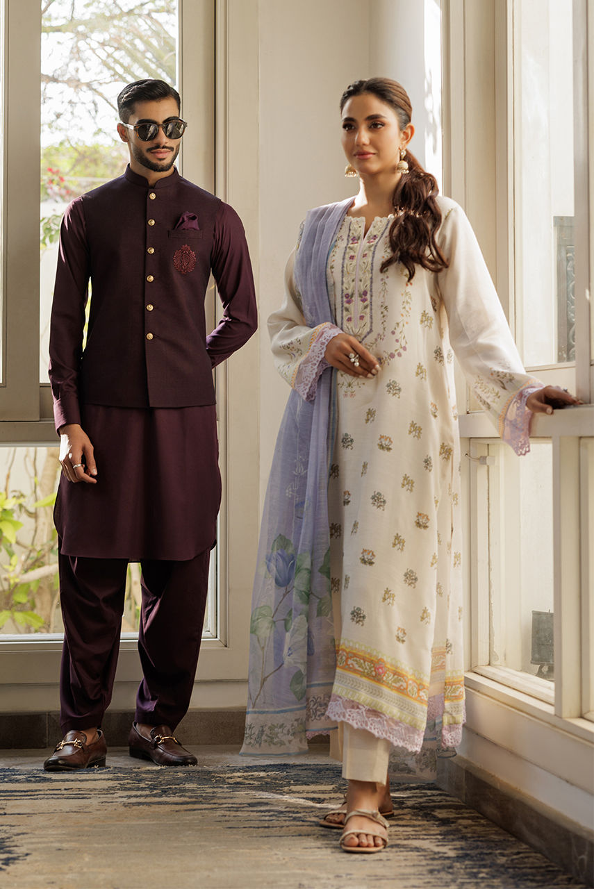 Burgundy Embroidered Suiting Waistcoat Kurta Set (3-Piece) - Image 5