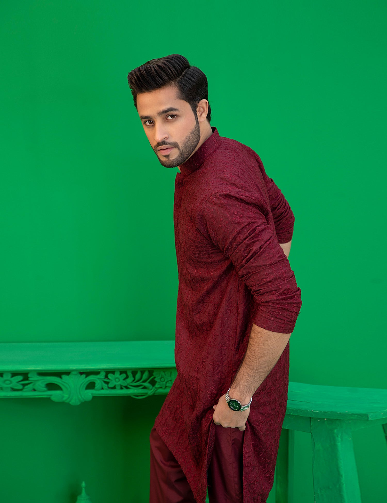 Maroon Embroidered Textured Kurta with Trousers (2-Piece) - Image 3