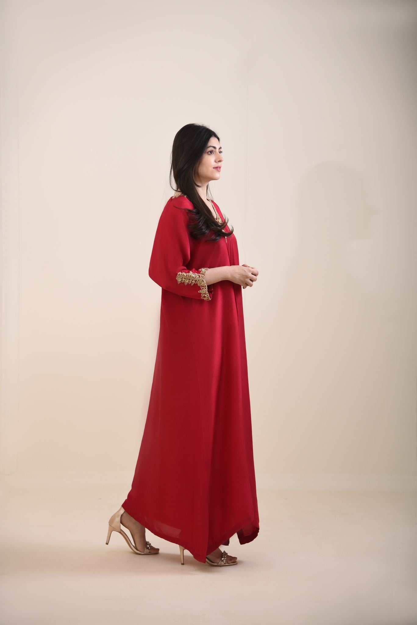 Pakistani Maroon Gold Hand-Embroidered Silk Kaftan (1-Pc) - Image 2