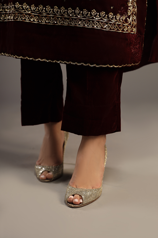 Pakistani Maroon Embellished Velvet Kaftan (3-Piece) - Image 1