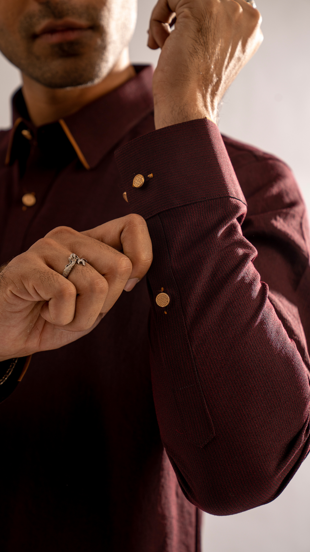 Maroon Textured Cotton Blend Kurta Shalwar (2-Piece) - Image 2