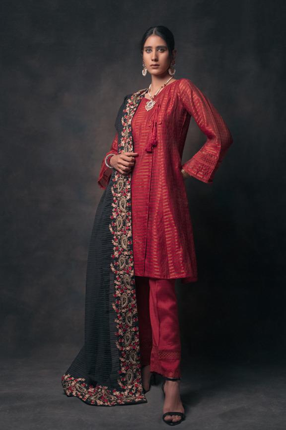 Maroon Embroidered Kurta Set (3-Piece) - Image 2