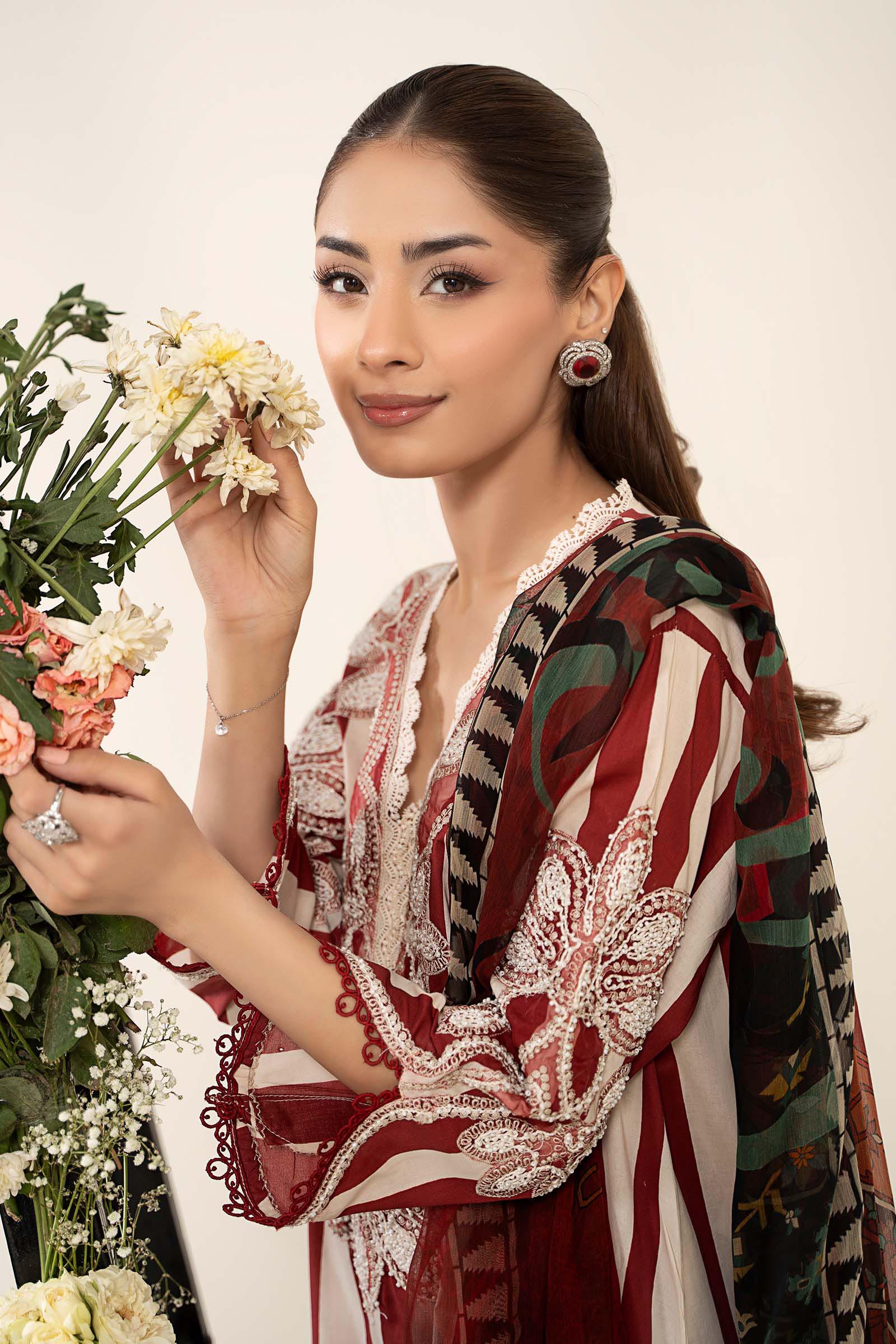 Pakistani White & Maroon Embroidered Lawn 3-Piece Suit - Image 4
