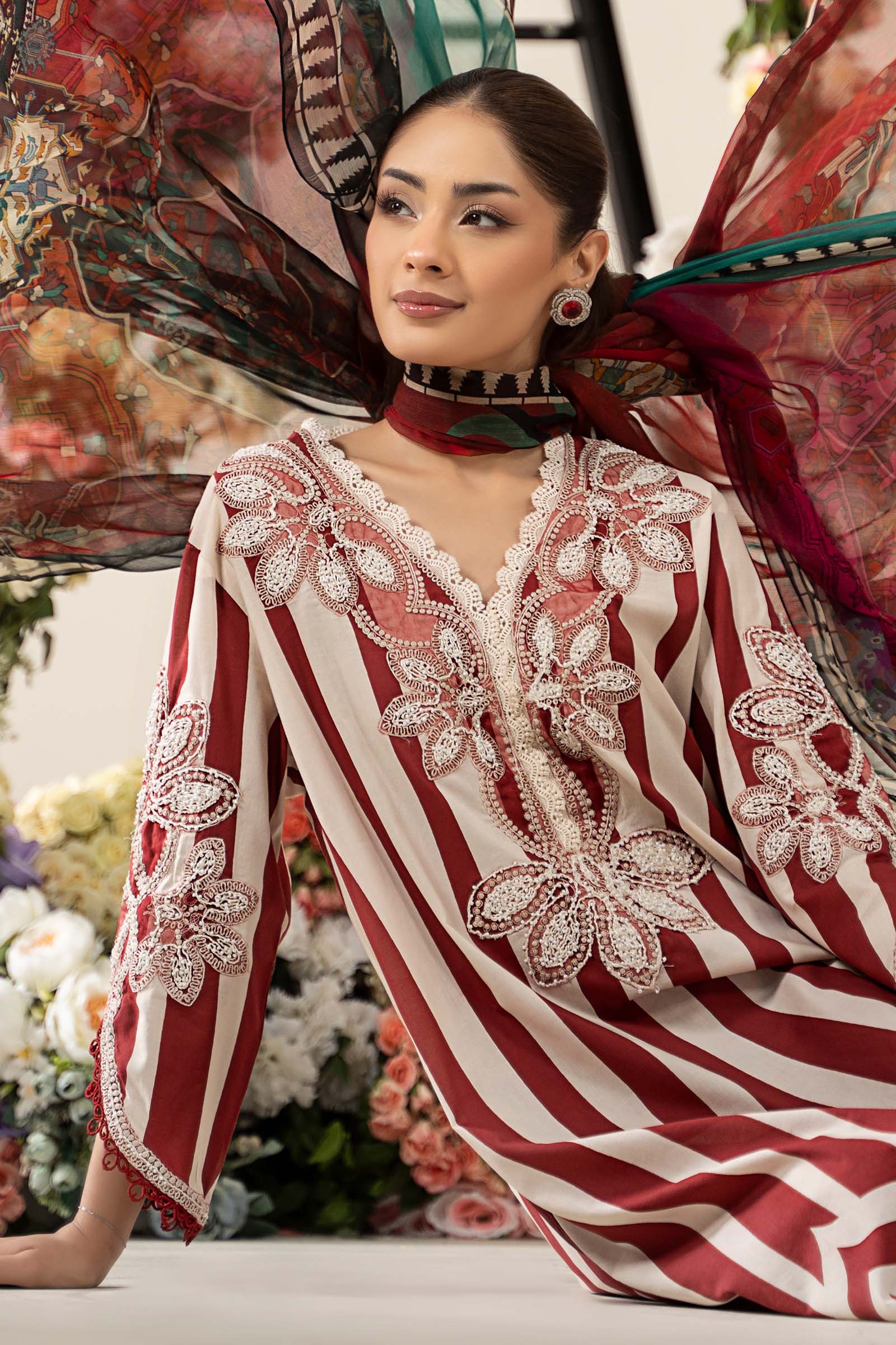 Pakistani White & Maroon Embroidered Lawn 3-Piece Suit - Image 5