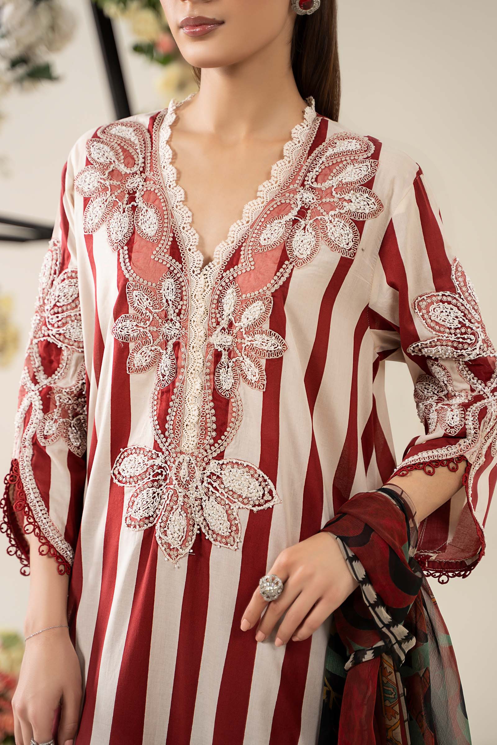 Pakistani White & Maroon Embroidered Lawn 3-Piece Suit - Image 6