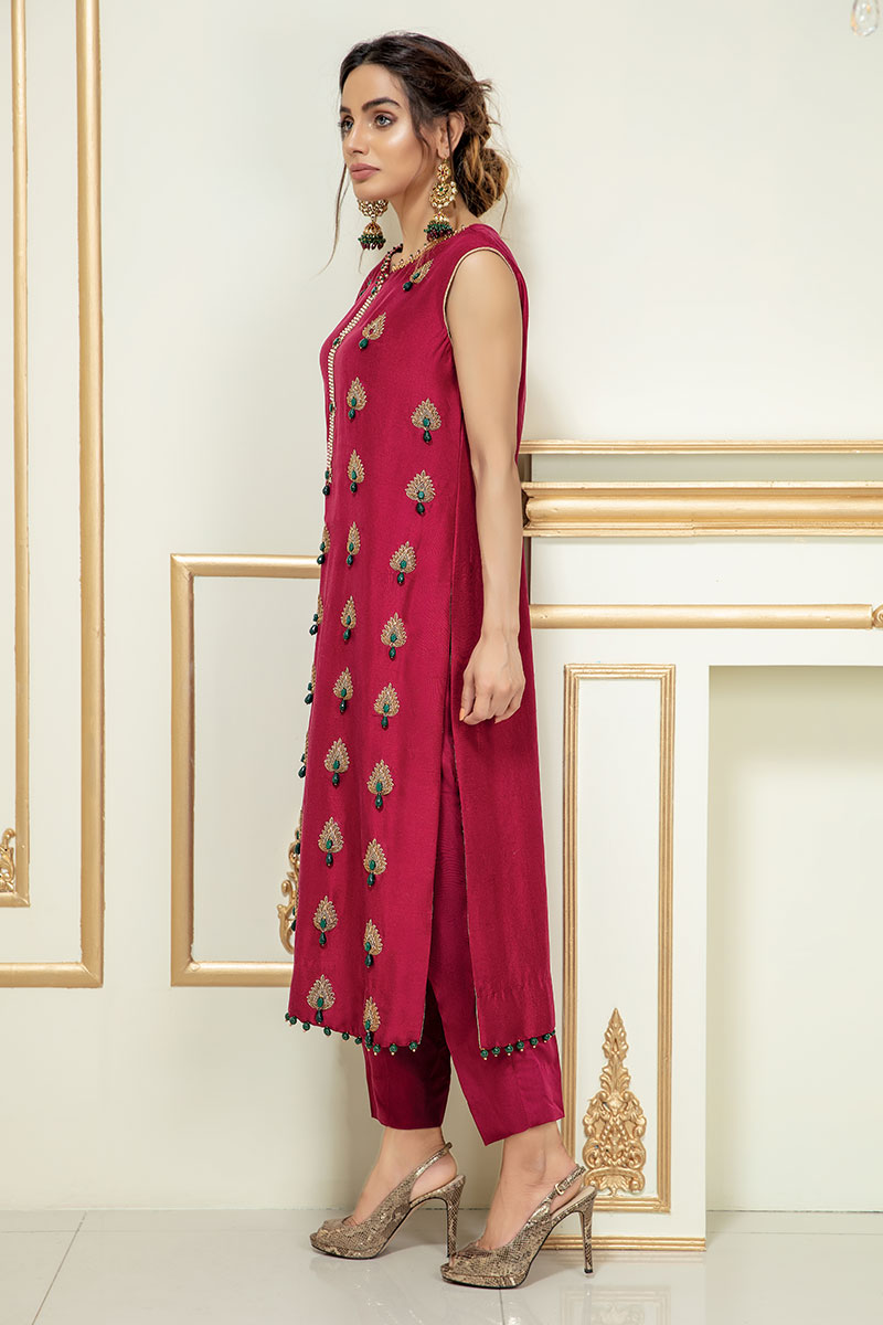 Pakistani Maroon Dabka Embroidered Raw Silk Salwar Kameez (3-Piece) - Image 3