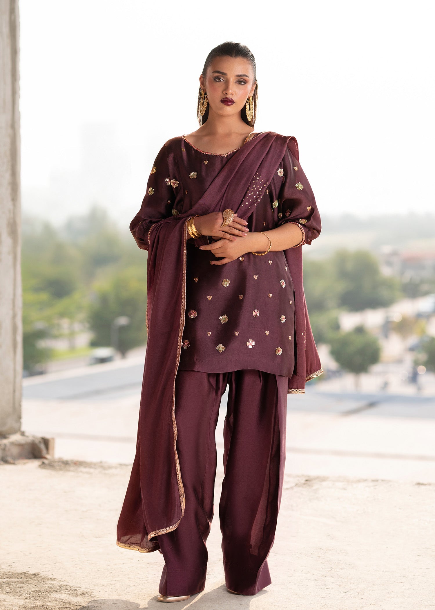 Burgundy Mirror & Threadwork Tissue Silk Kurta Set (3-Piece) - Image 2