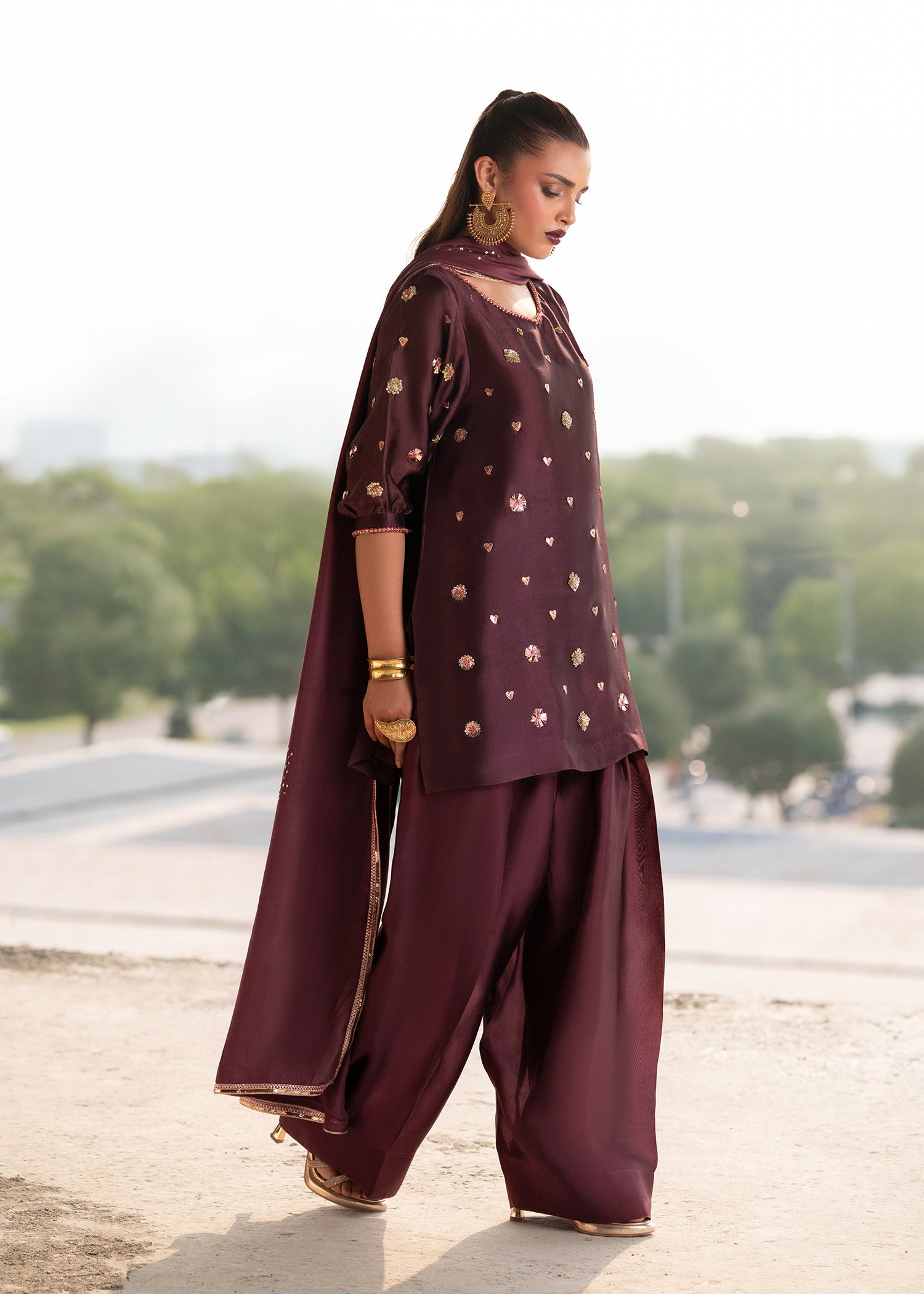 Burgundy Mirror & Threadwork Tissue Silk Kurta Set (3-Piece) - Image 3