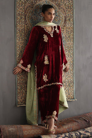 Pakistani Maroon Embroidered Pure Velvet Salwar Kameez (3-Piece) - Image 4