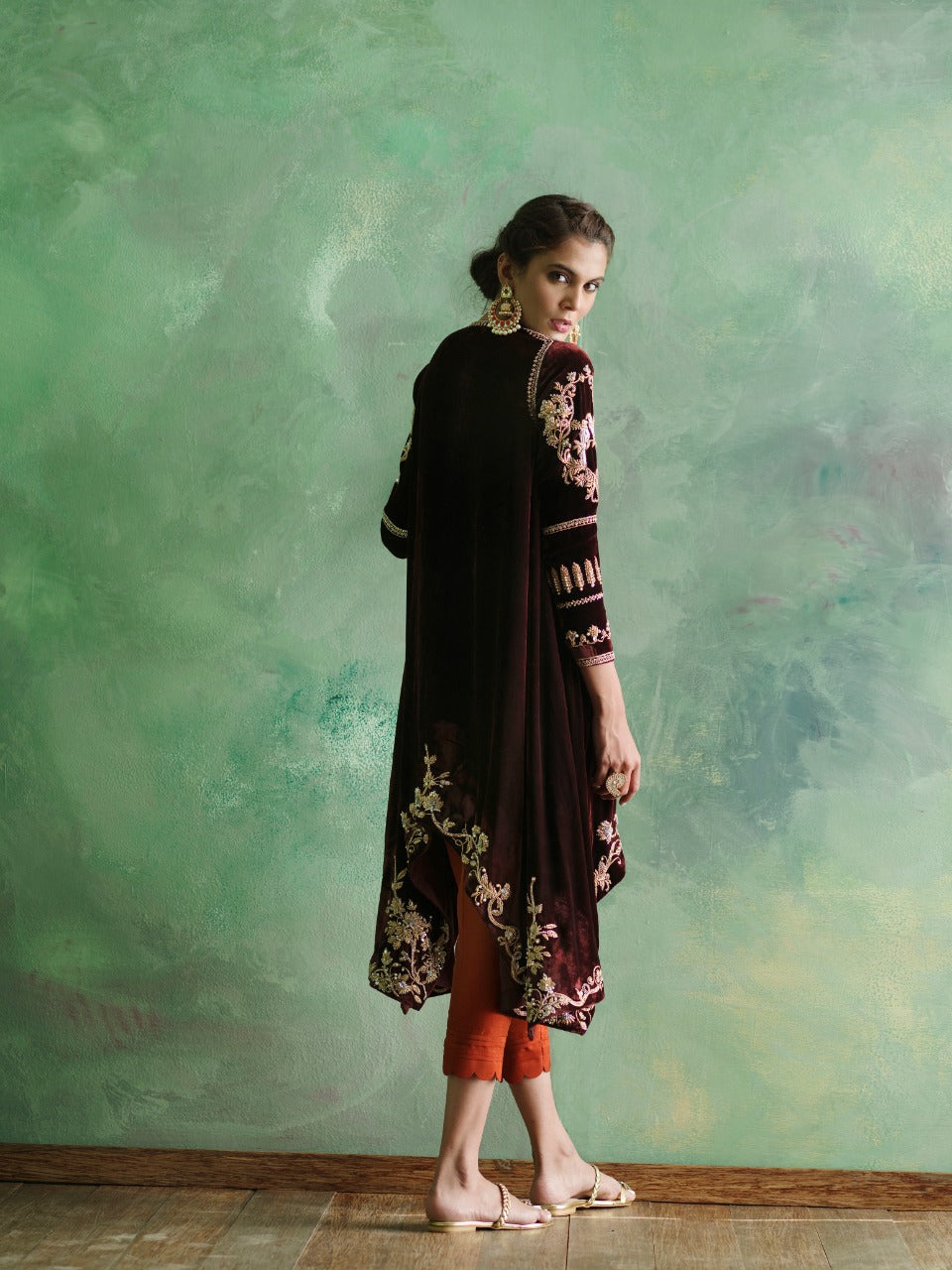 Pakistani Burgundy Zardozi Velvet High-Low Tunic (3-Piece) - Image 2