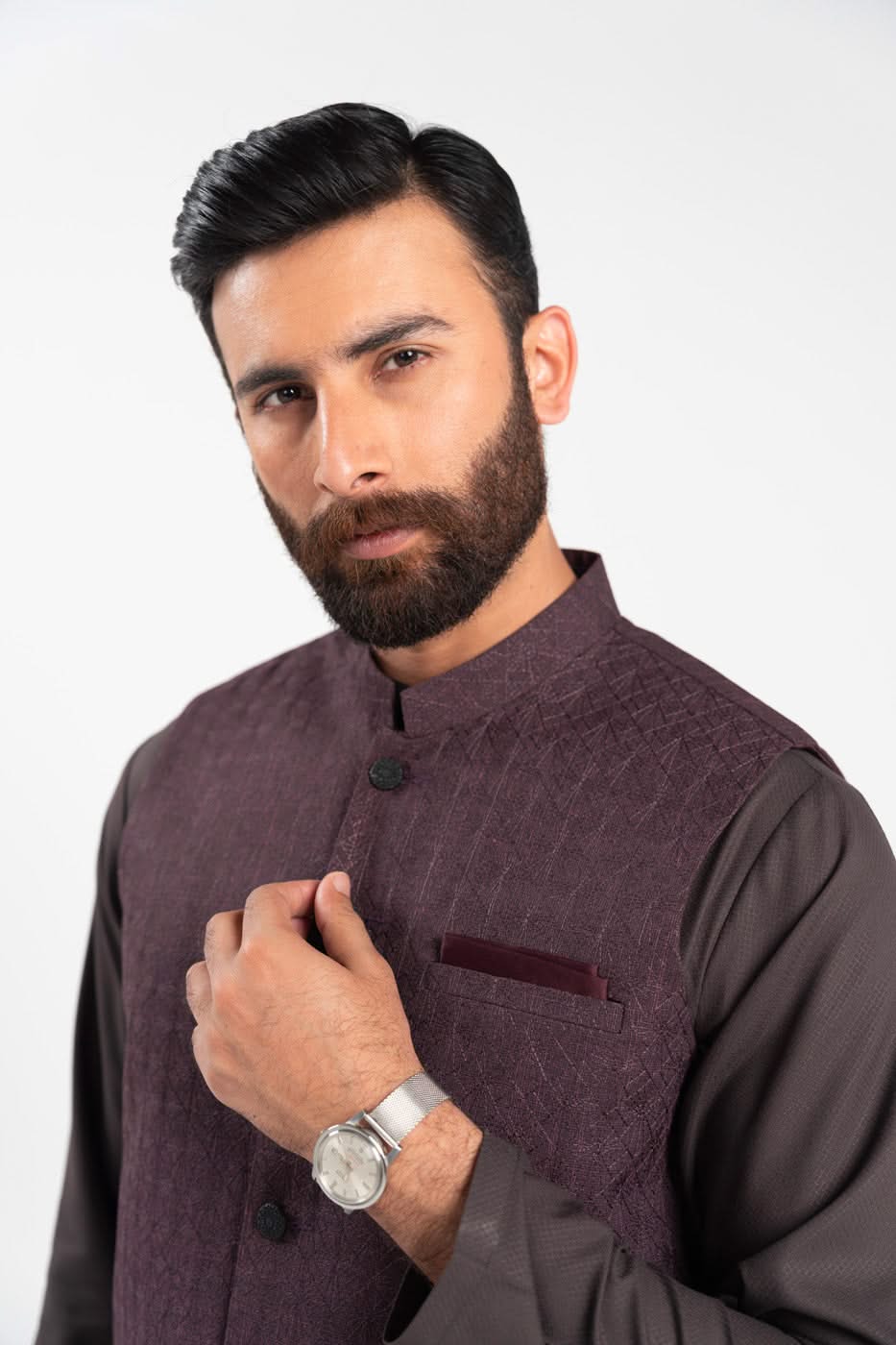 Maroon Self-Patterned Blended Waistcoat Kurta (3-Piece) - Image 3